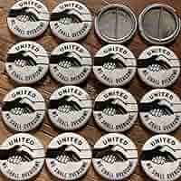 70sヴィンテージ　缶バッジ　ブラックパンサー党　アンジェラディヴィス　ヒッピー Starsky & Hutch Pinback 刑事スタスキー&ハッチ ビンテージ 缶