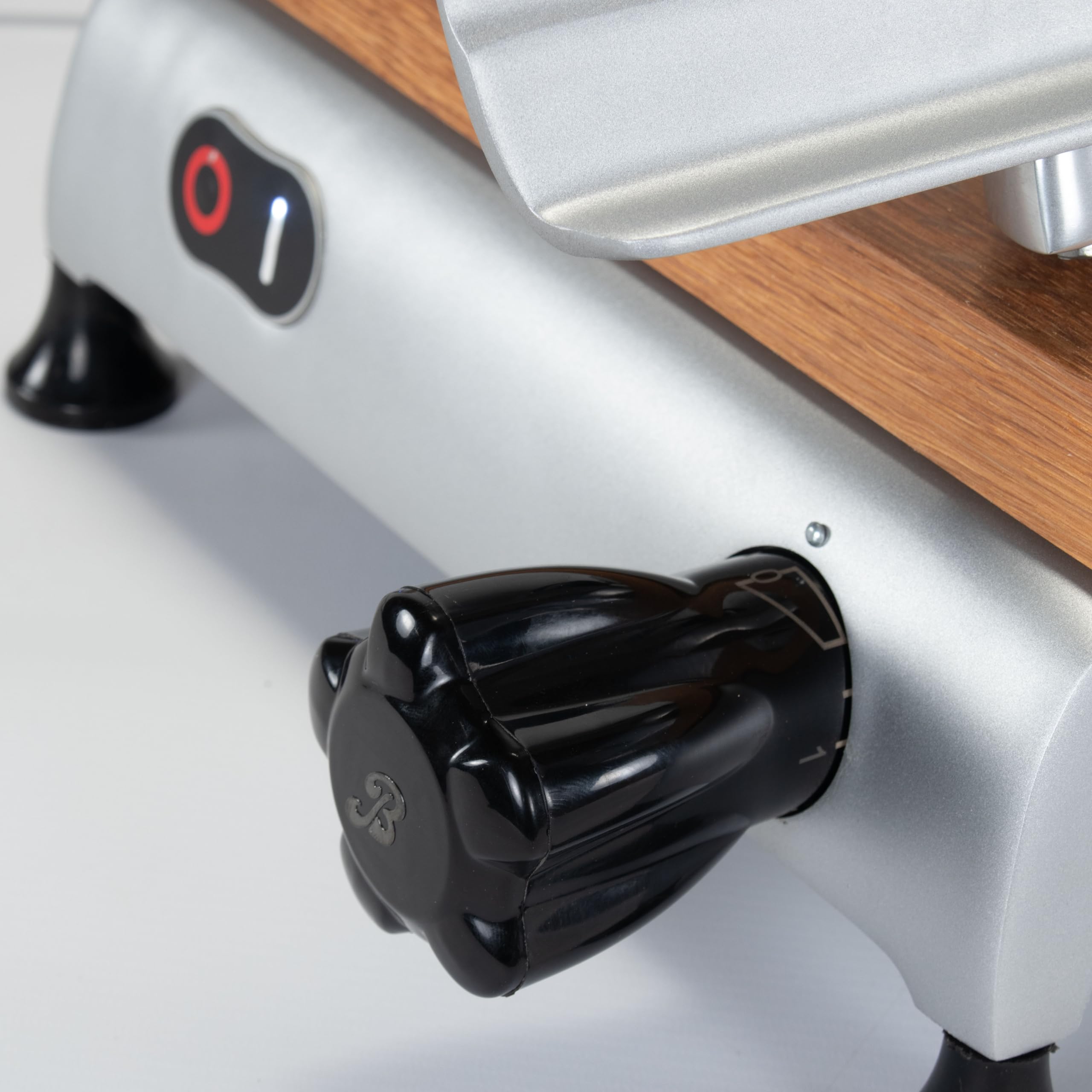 Berkel Red Line 250 grau Aufschnittmaschine mit zusätzlich passendem Einlegebrett aus alten Wein Fasshölzern