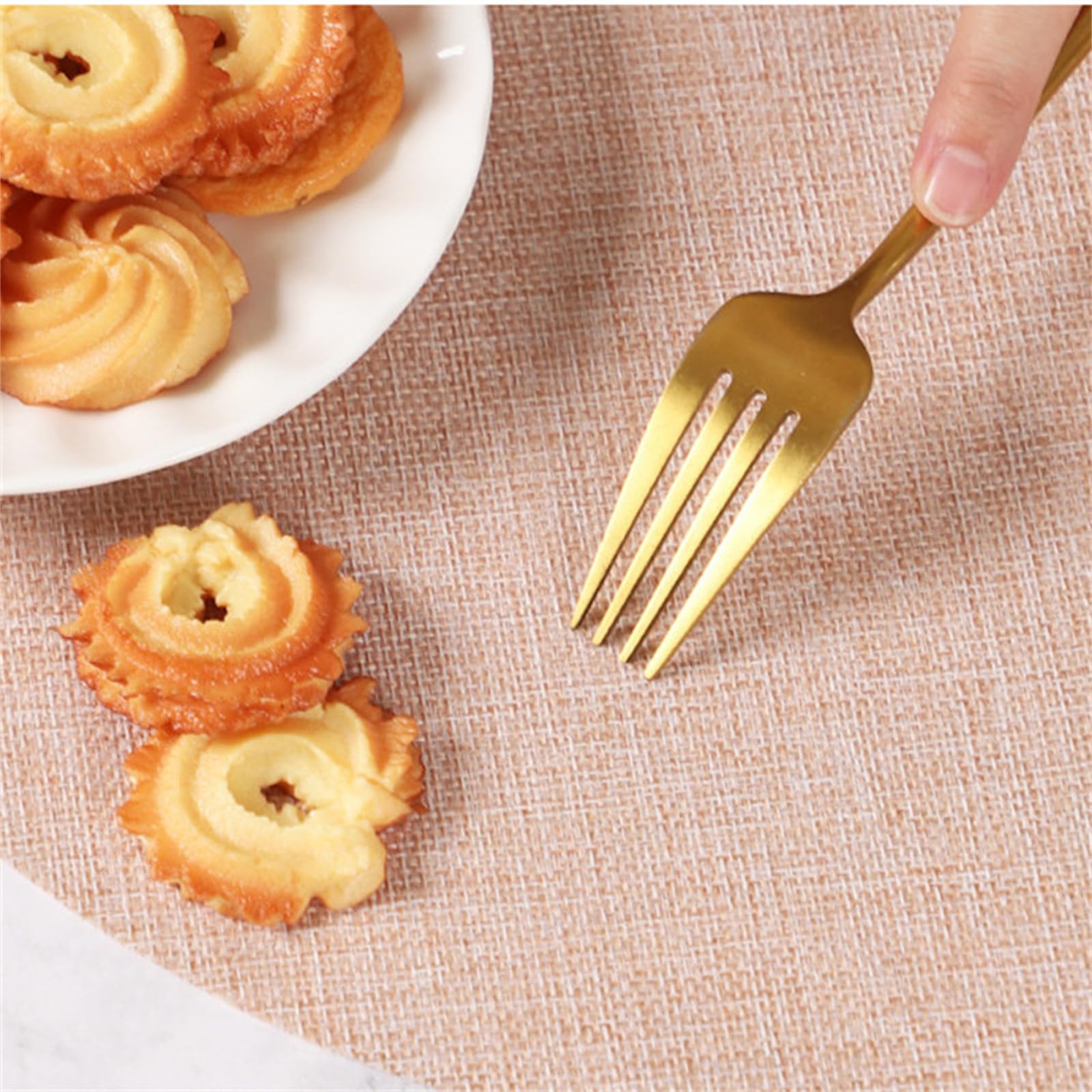 4er Set Rund Platzsets Platzdeckchen rutschfest Abwaschbar 38 * 38cm Leinen Tischmatten Abgrifffeste Hitzebeständig Tischsets, Platz-Matten für küche (Rot)