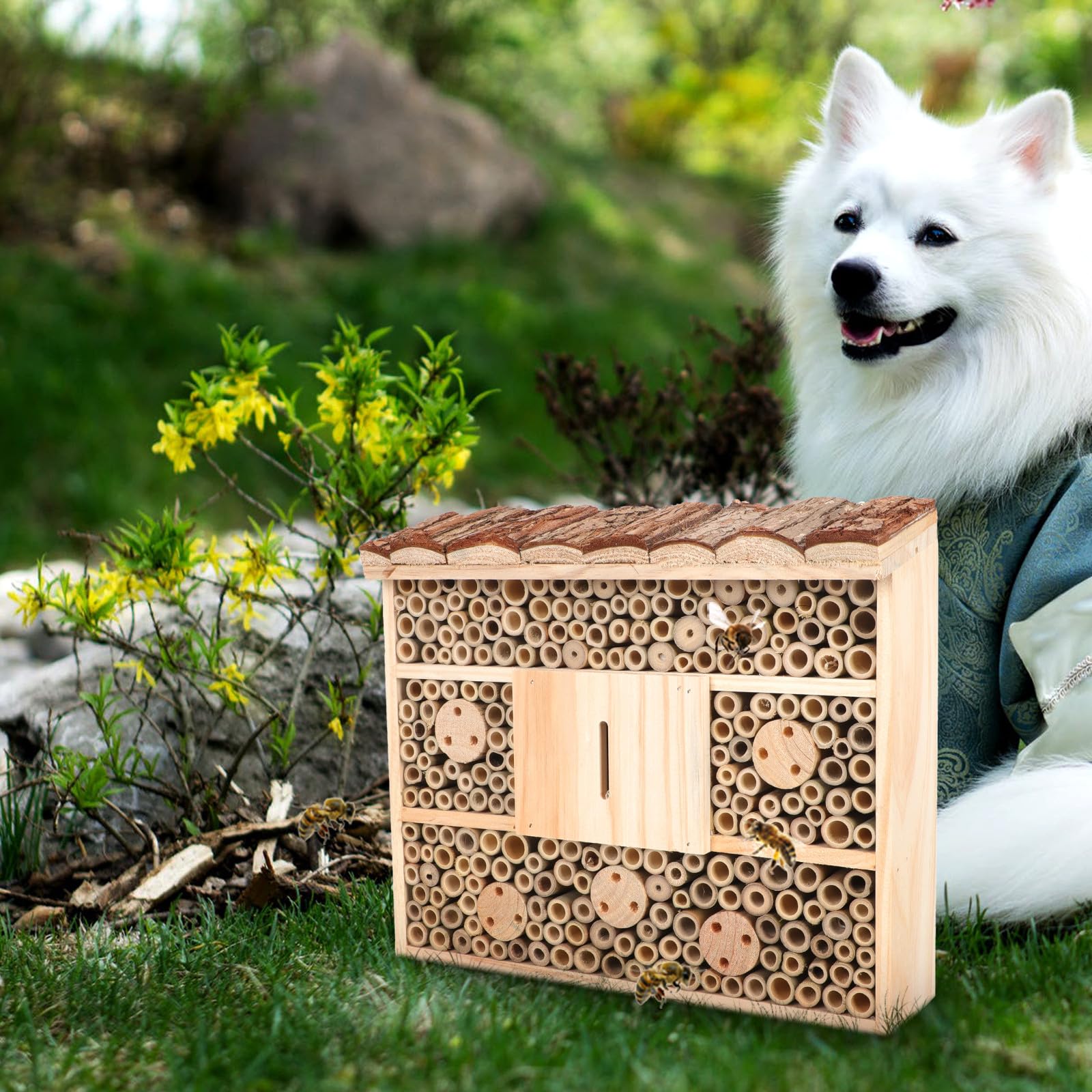 Casetta per Insetti in Legno Stile Baita Beige Resistente in Plastica per Api e Dorifore, Decorazione da Giardino per Mantenere L’ecologia Naturale