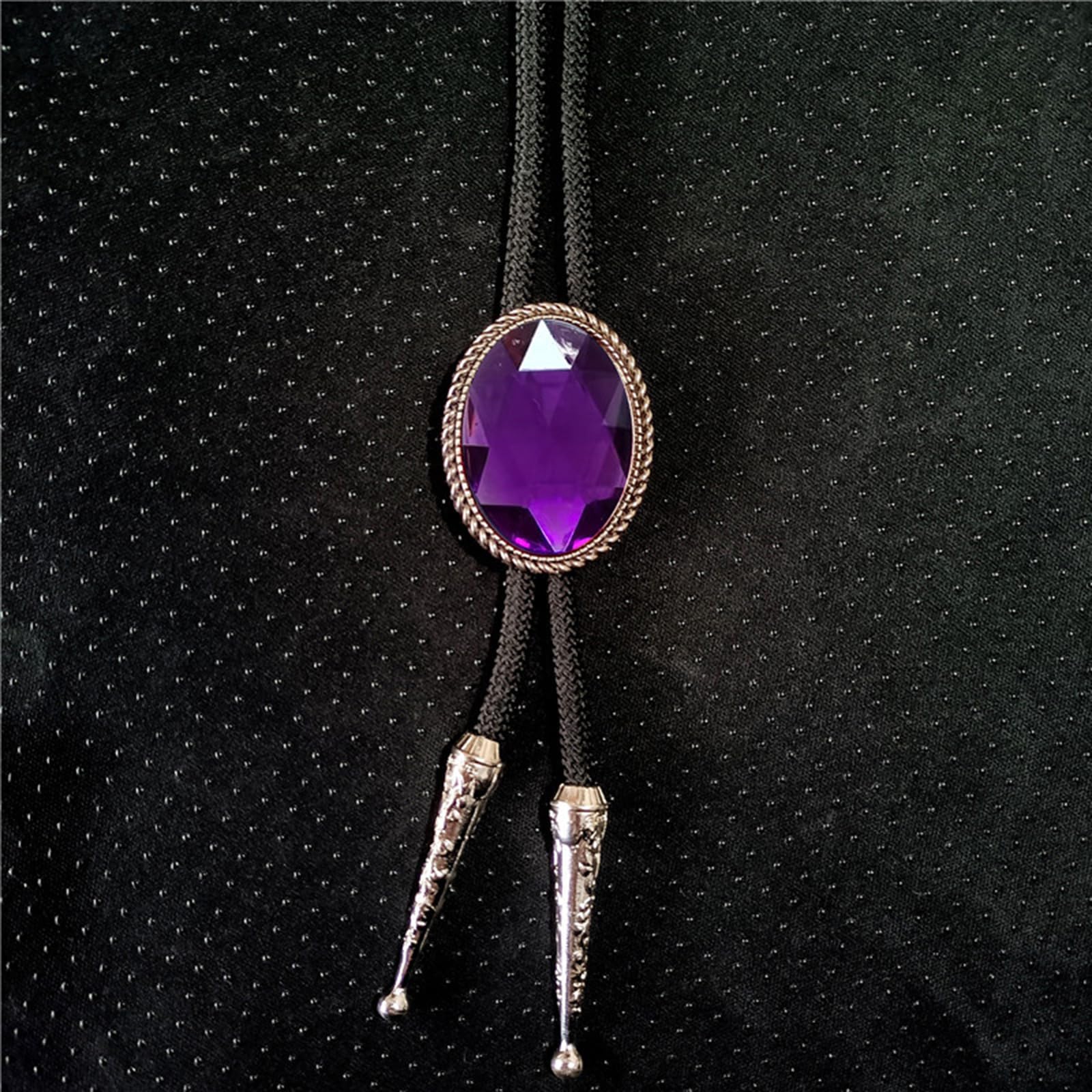 Corbatín bolo, Delicado dije de piedra con grabado vaca punk for corbata, ideal for camisa y jeans