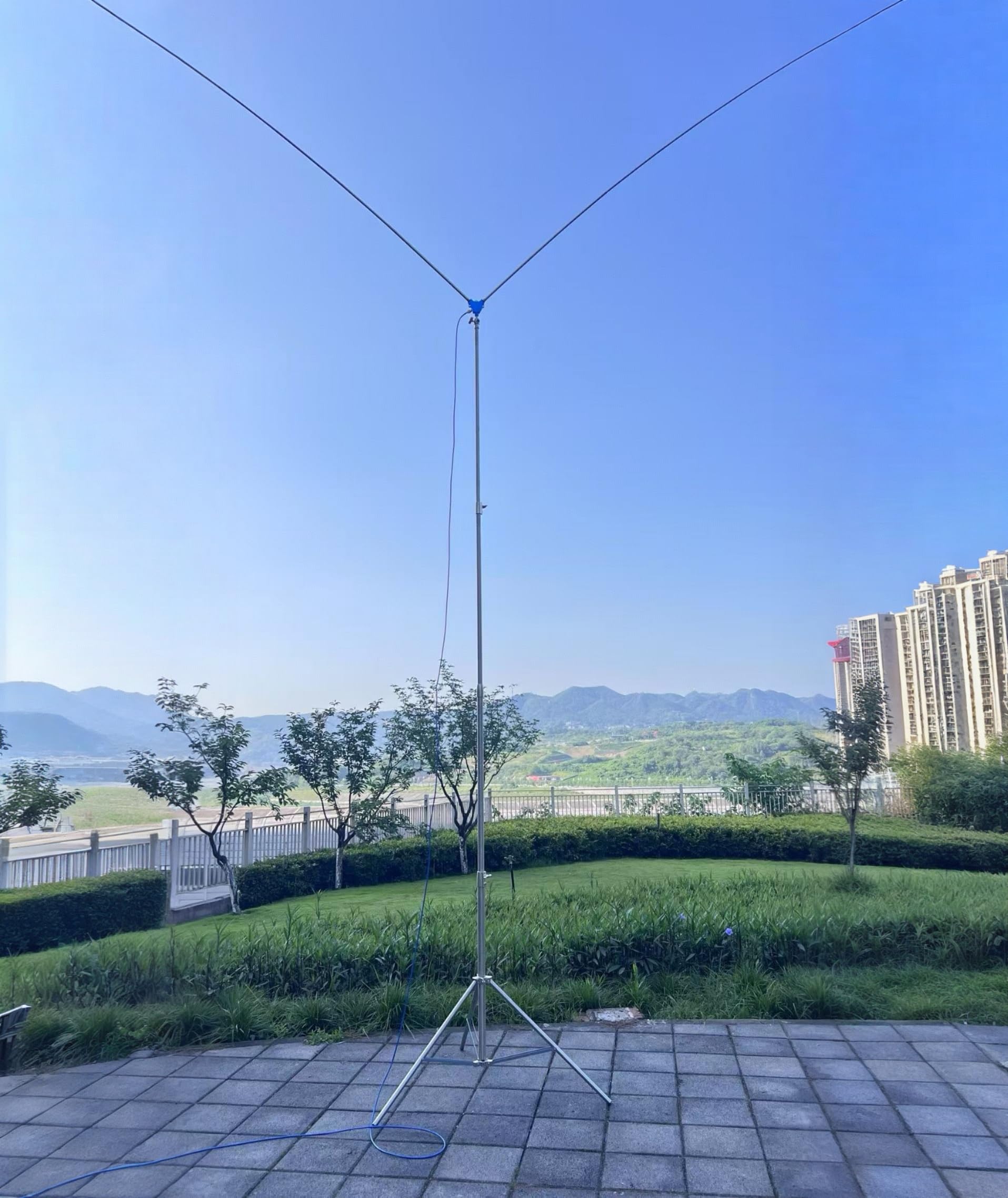 Amazon.com: AT-V55 Portable HF/VHF/UHF Antenna Kit with Tripod