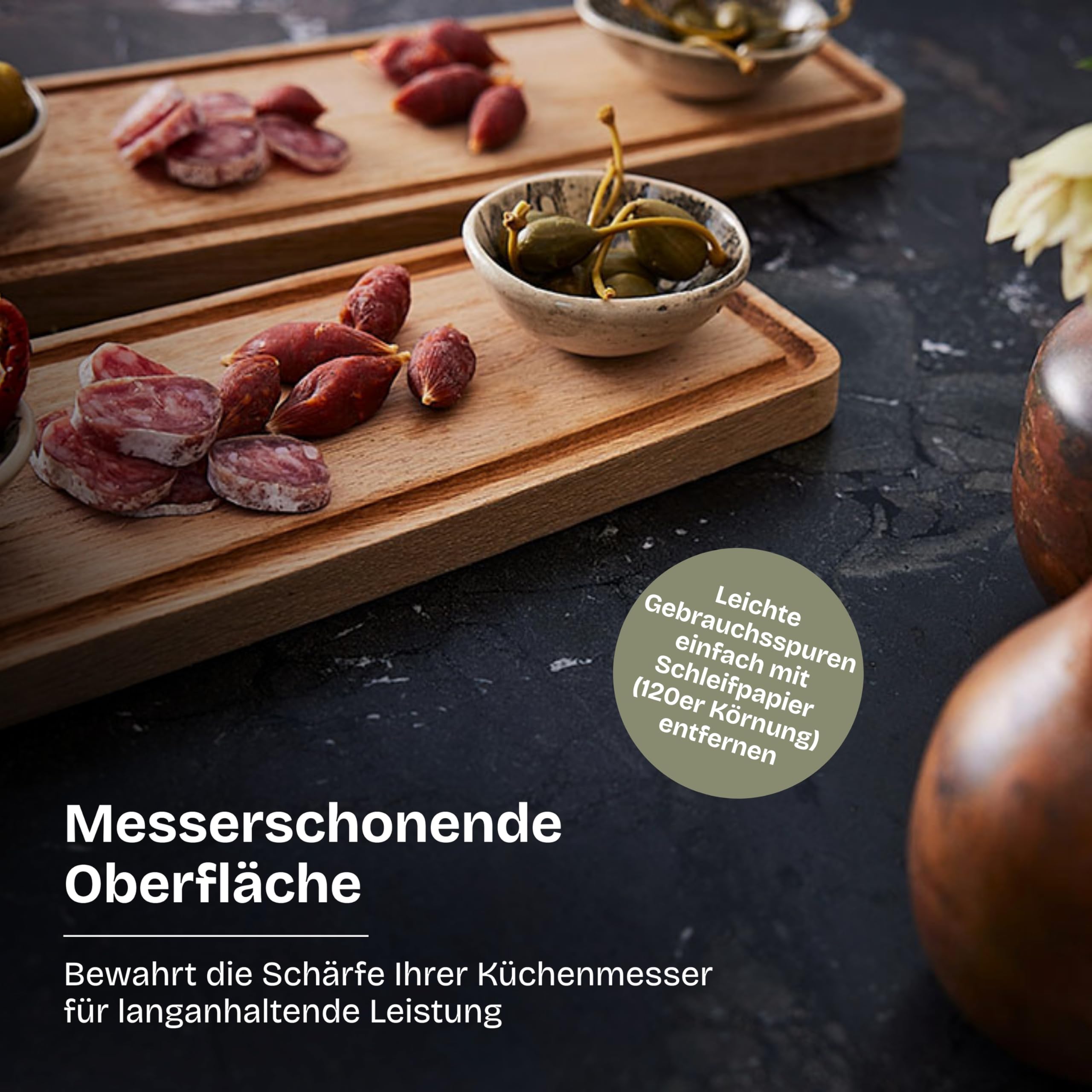Quaarc Tapas Servierbrett (54x18 cm) – Premium Eiche Servierplatte für Antipasti, Käse & Snacks – Ergonomisches Design von Jacob LETH-Espensen – Langlebig & Antibakteriell