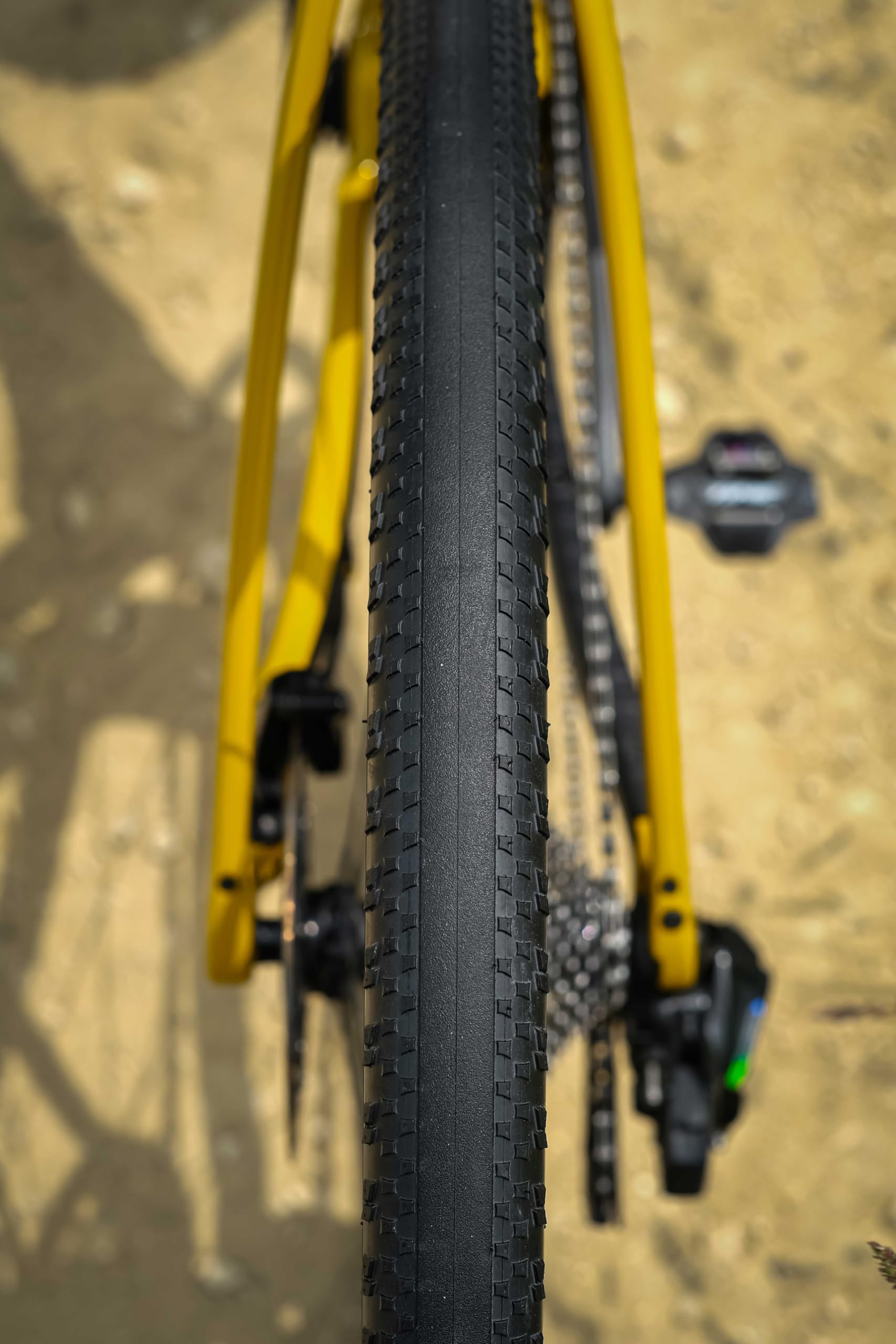 Amazon | ハッチンソン(Hutchinson) 自転車用タイヤ BLACKBIRD