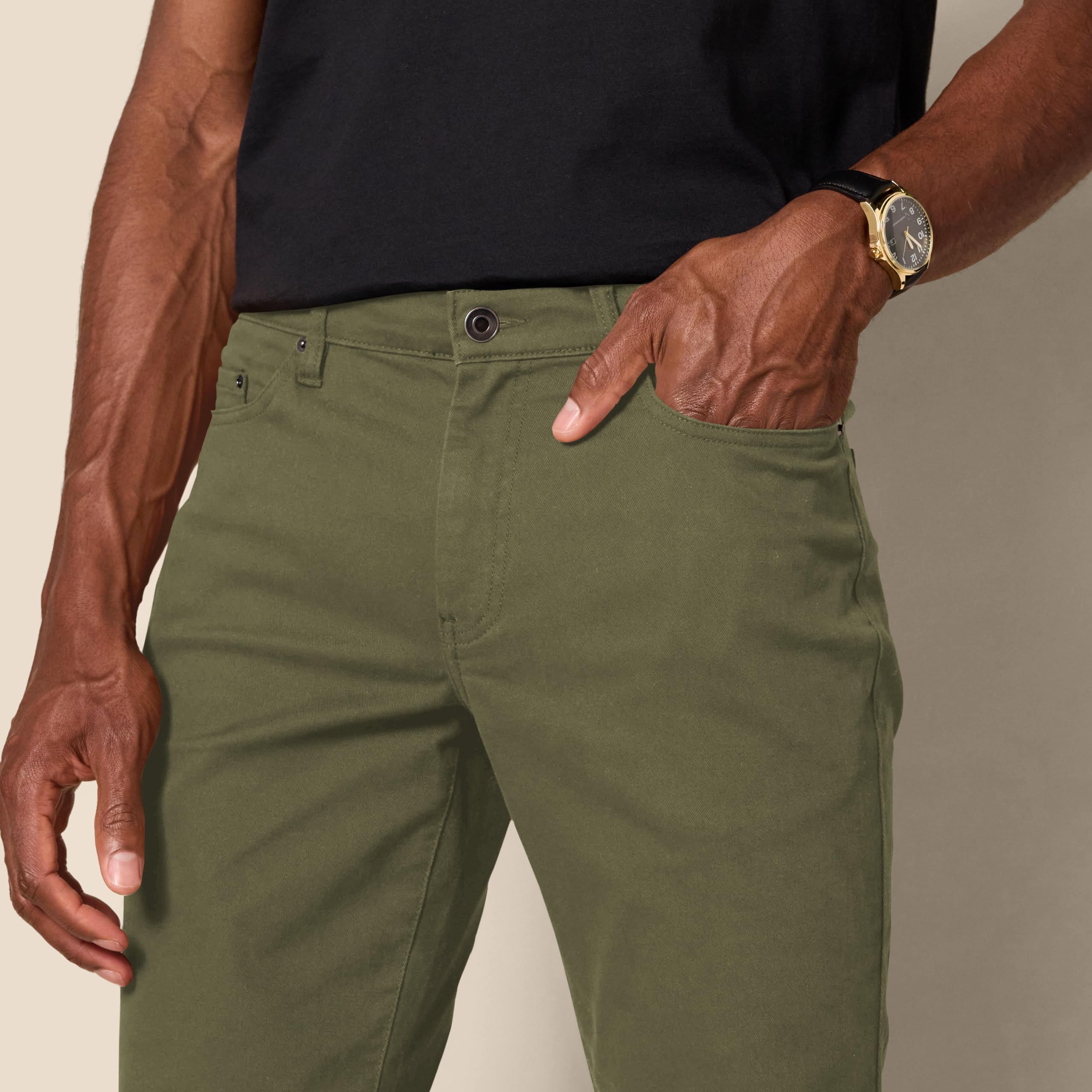 Amazon Essentials Hombre Pantalón de Sarga Elástico con 5 Bolsillos y Ajuste Entallado