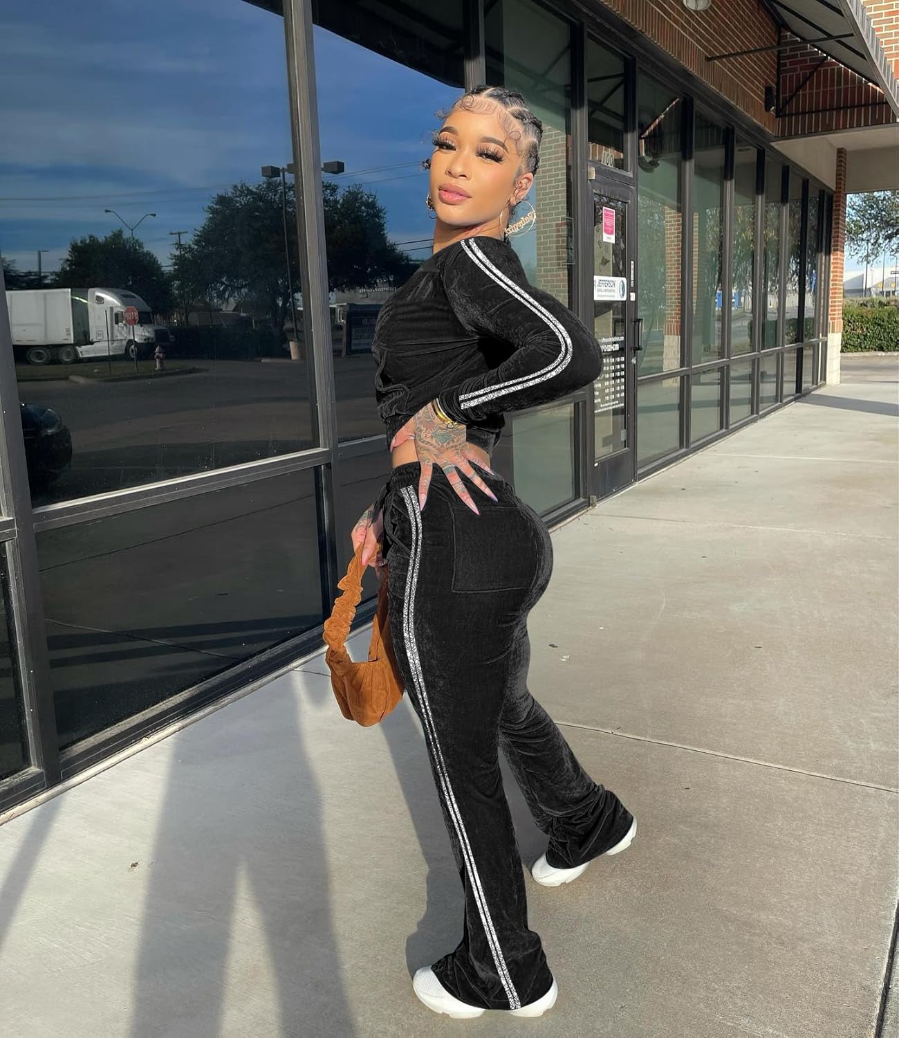 yidengymx Womens Velour Tracksuit Two Piece Outfits for Women Long Sleeve Hooded Zip Crop Tops Flared Pants Set - Image 6