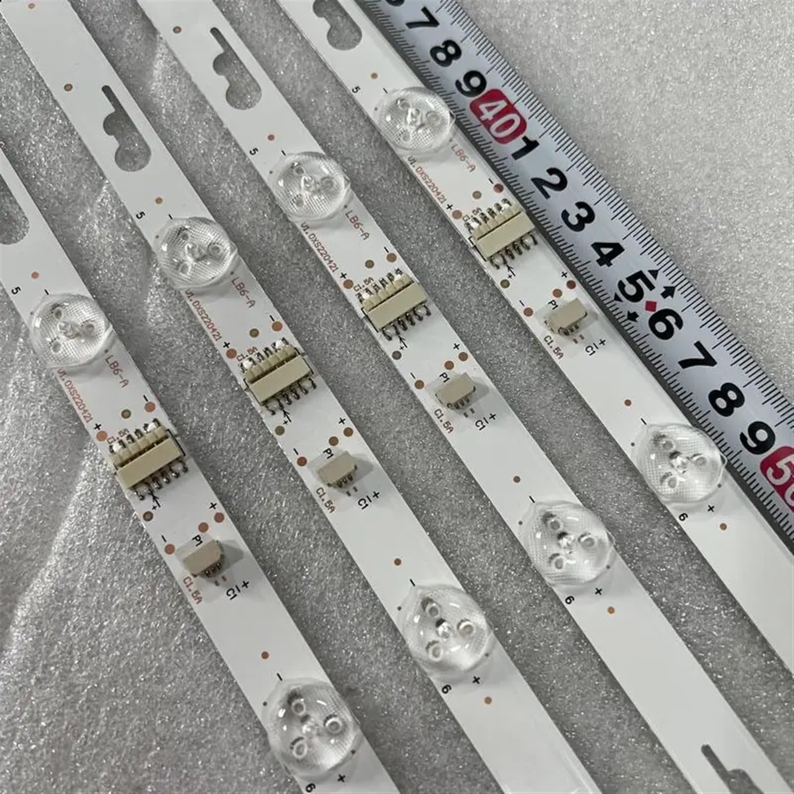 Strisce di retroilluminazione a LED 12LED compatibili for TV 55R82 55E31 L55M5-AD 55D1200 TH-55FS435Q Manta 55LUS79T Matz KM0255UHD-S3 55HR332M12A0 V2(5 Kit for 5 TV)