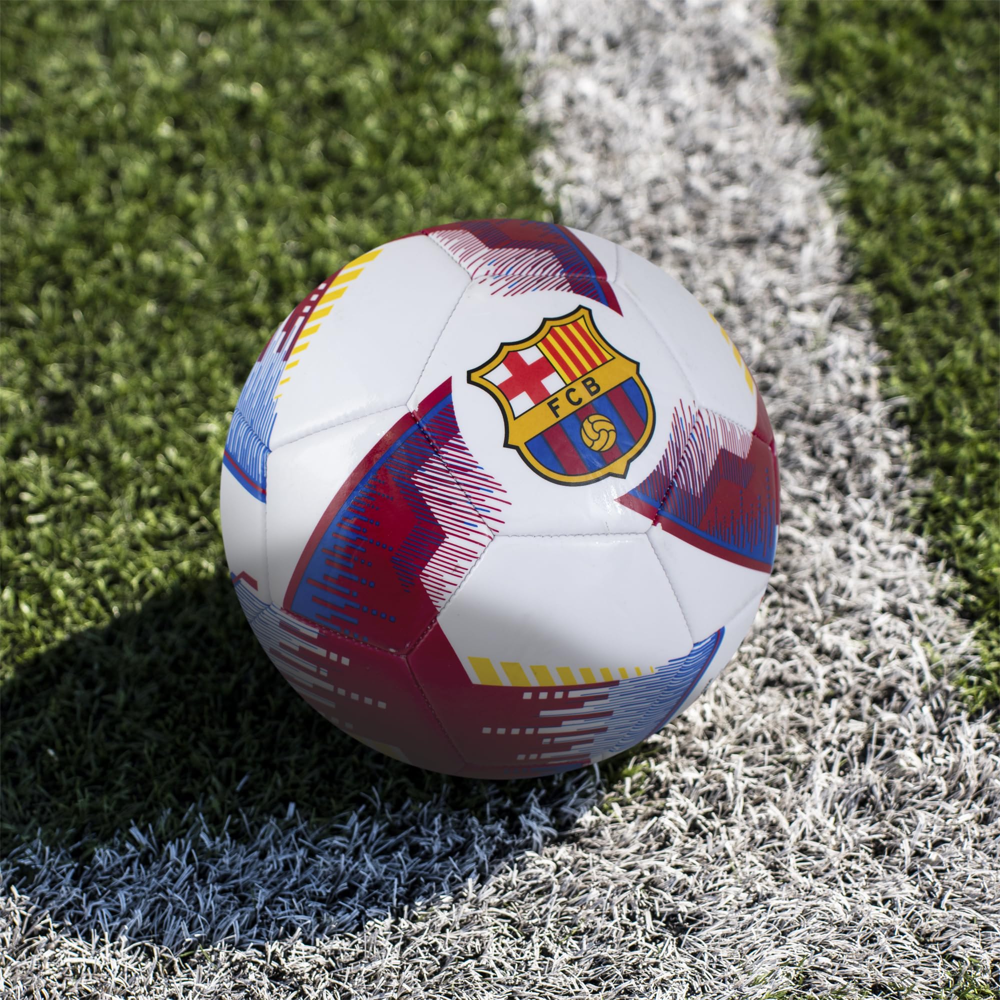 Hy-Pro Ballon de Football Officiellement licencié FC Barcelone - Taille 5, Design Blitz, Marchandise Barca, entraînement, Match, Collection pour Enfants et Adultes