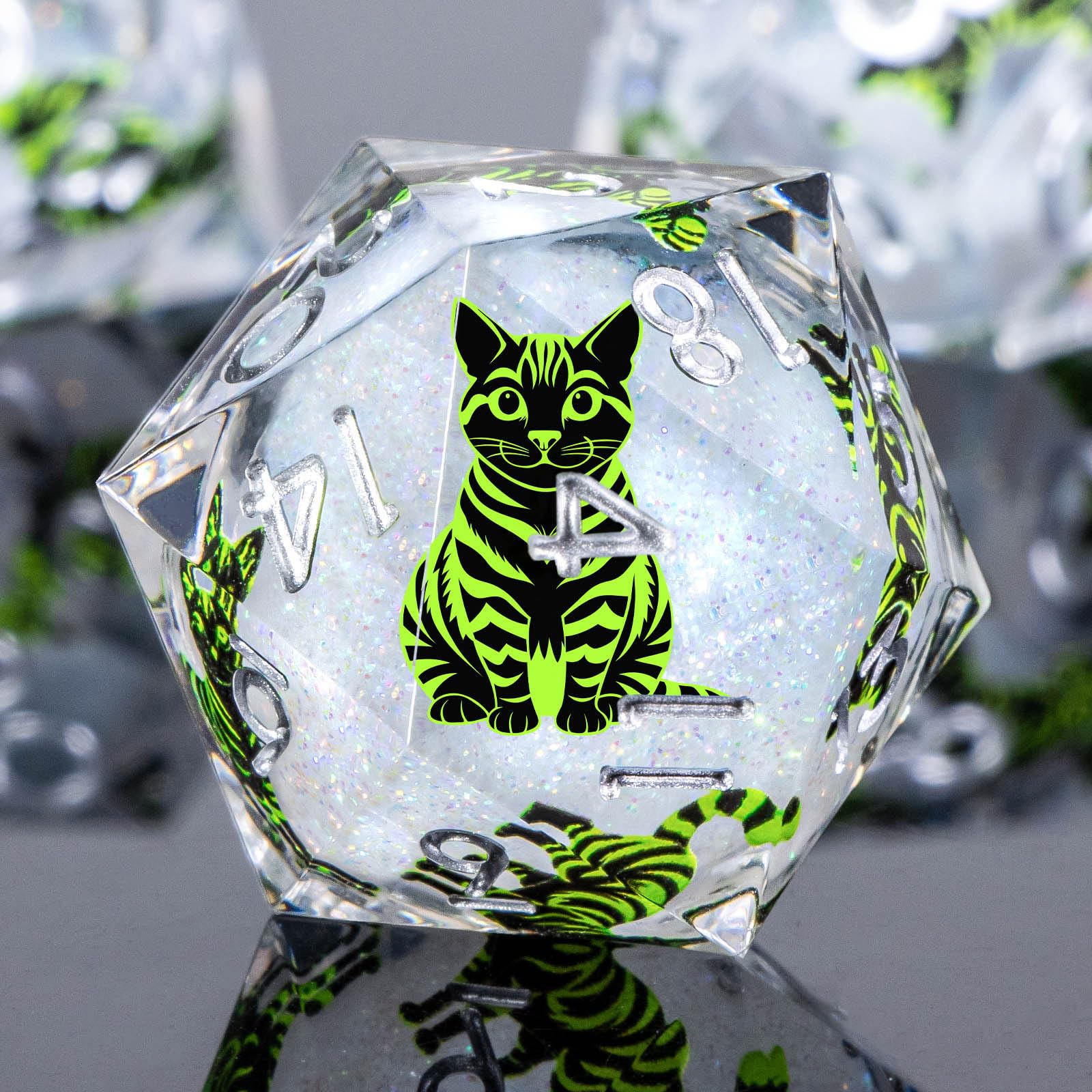 KERWELLSI Cat Liquid Core DND Dice Set with Gift Box, 7Pcs Resin Dungeons Sharp Edge D&D Dice, Dragons D and D Role Playing Dice D20 D12 D10 D8 D6 D4,