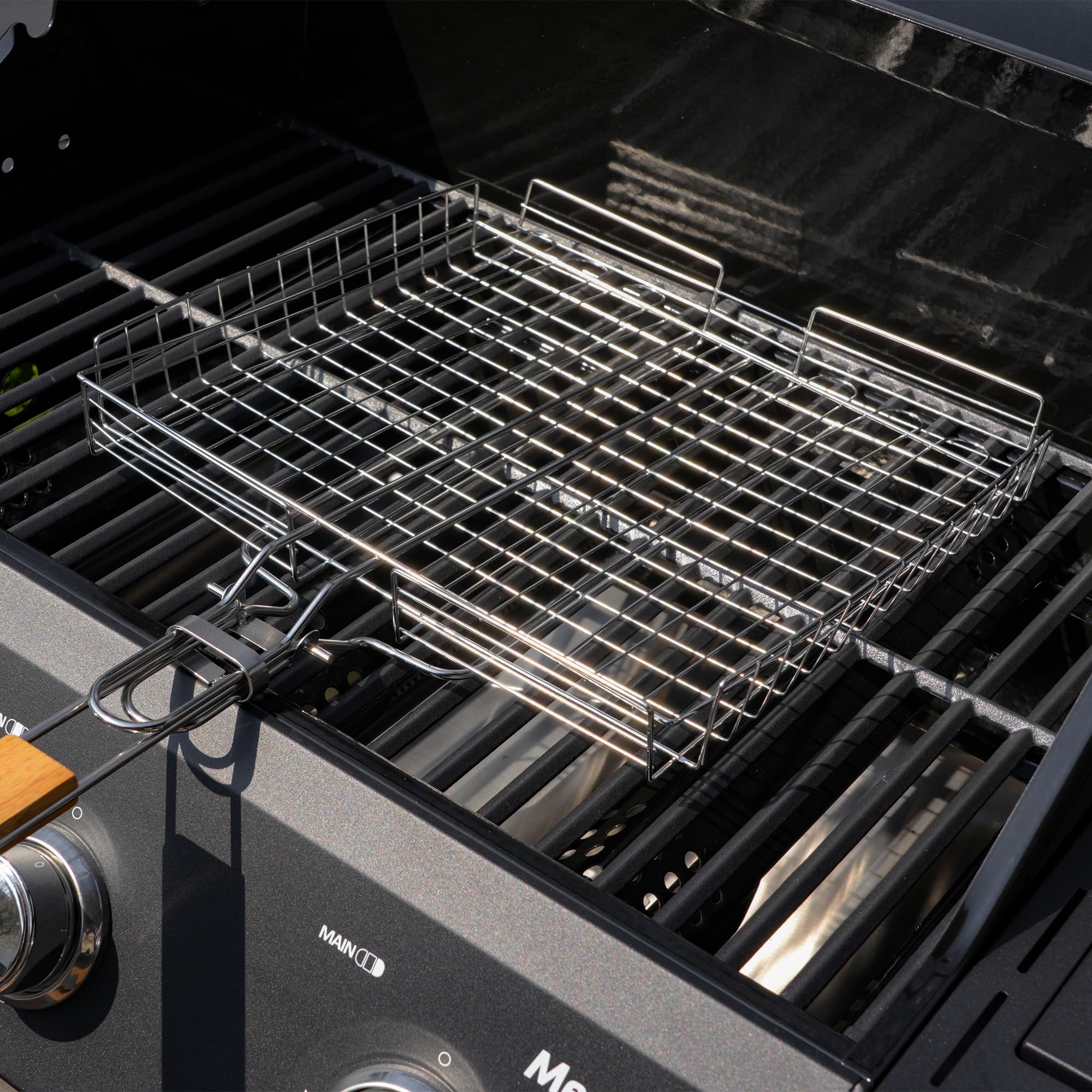 Monument Grills Edelstahl-Grillkörbe A115 für BBQ, mit abnehmbarem Griff, gleichmäßiges Erhitzen für Fisch, Gemüse, Burger, Camping & Kochen im Freien, 65 x 34,3 x 4,7 cm