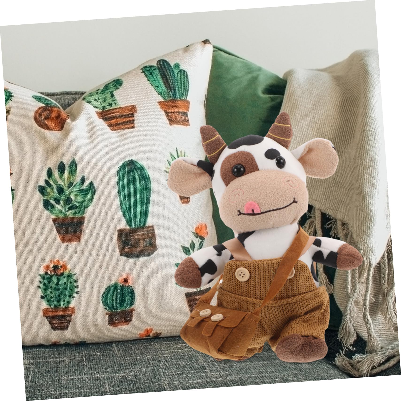 IMIKEYA Plüschtier Kuh Kuscheltier Weiches Niedliches Kuh Design mit Braunem Rucksack und Latzhose Detailreiches Flauschiges Stofftier für Wohnmobil Dekoration und Gemütliche