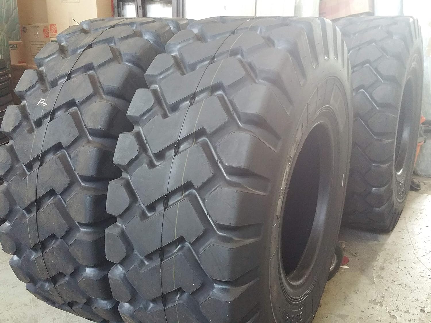 26.5x25 32 PLY L3 ZBAR LOADER TIRE (1 TIRE) 26.525 ROAD CREW LOADER TIRE Automotive