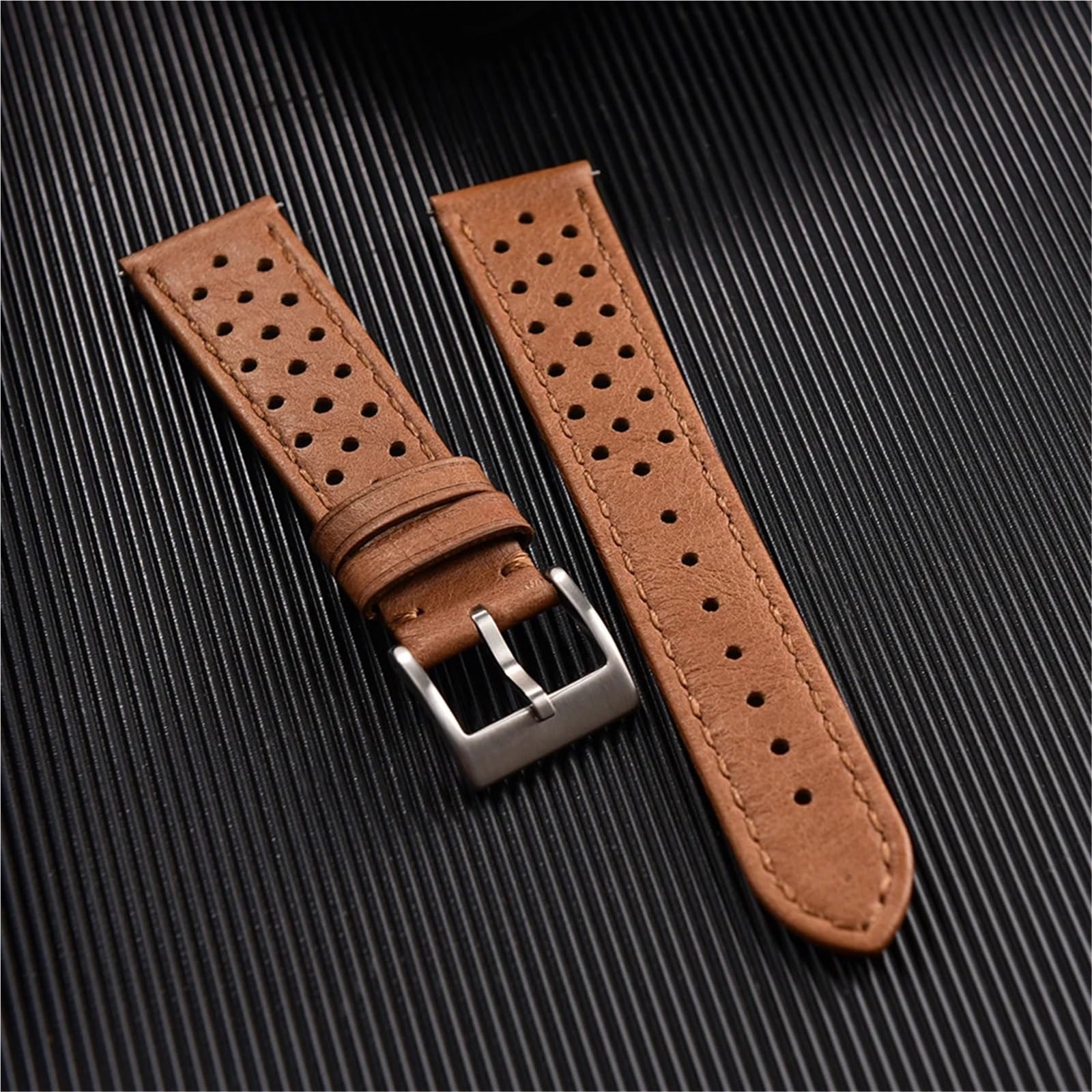 Generico Vintage-Uhrenarmband im Racing-Stil: perforiertes Leder, Schnellverschluss 18-22 mm