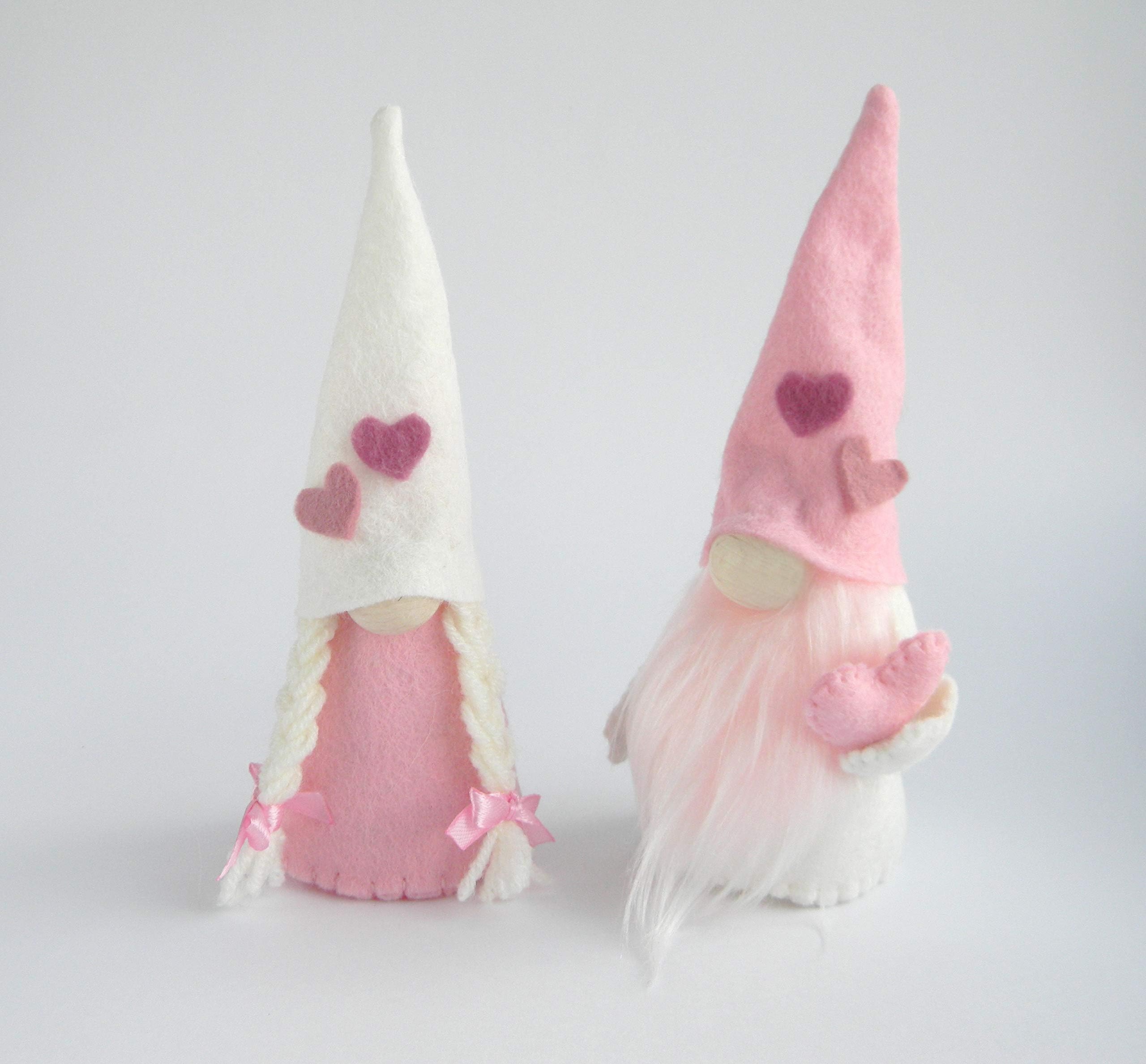 Valentine gnome with Heart Scandinavian gnome Swedish gnome Nisse Tonttu Girl Tomte Mini gnome Pink ivory Valentine's Day Gift