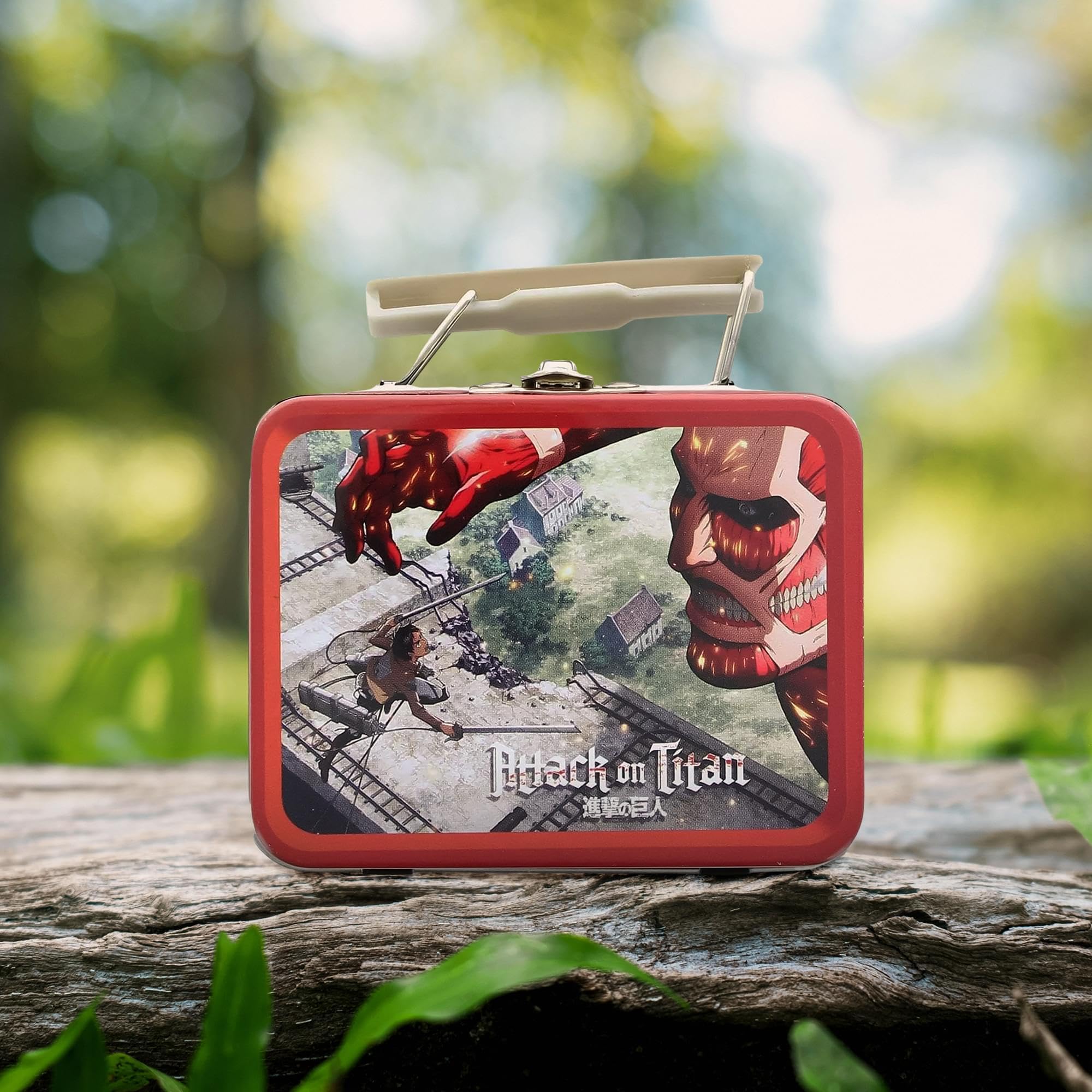 Amazon.com: Attack on Titan Teeny Tin Lunch Box, 1 Random Design