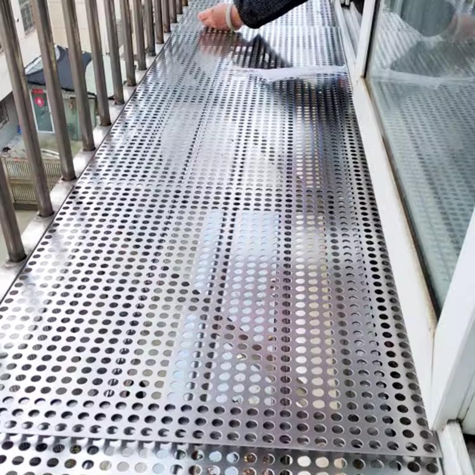Edelstahl Lochblech Diebstahlschutz Lüftungsgitter für Fenster Balkon Zaun Schutz und dekorative Abschirmung