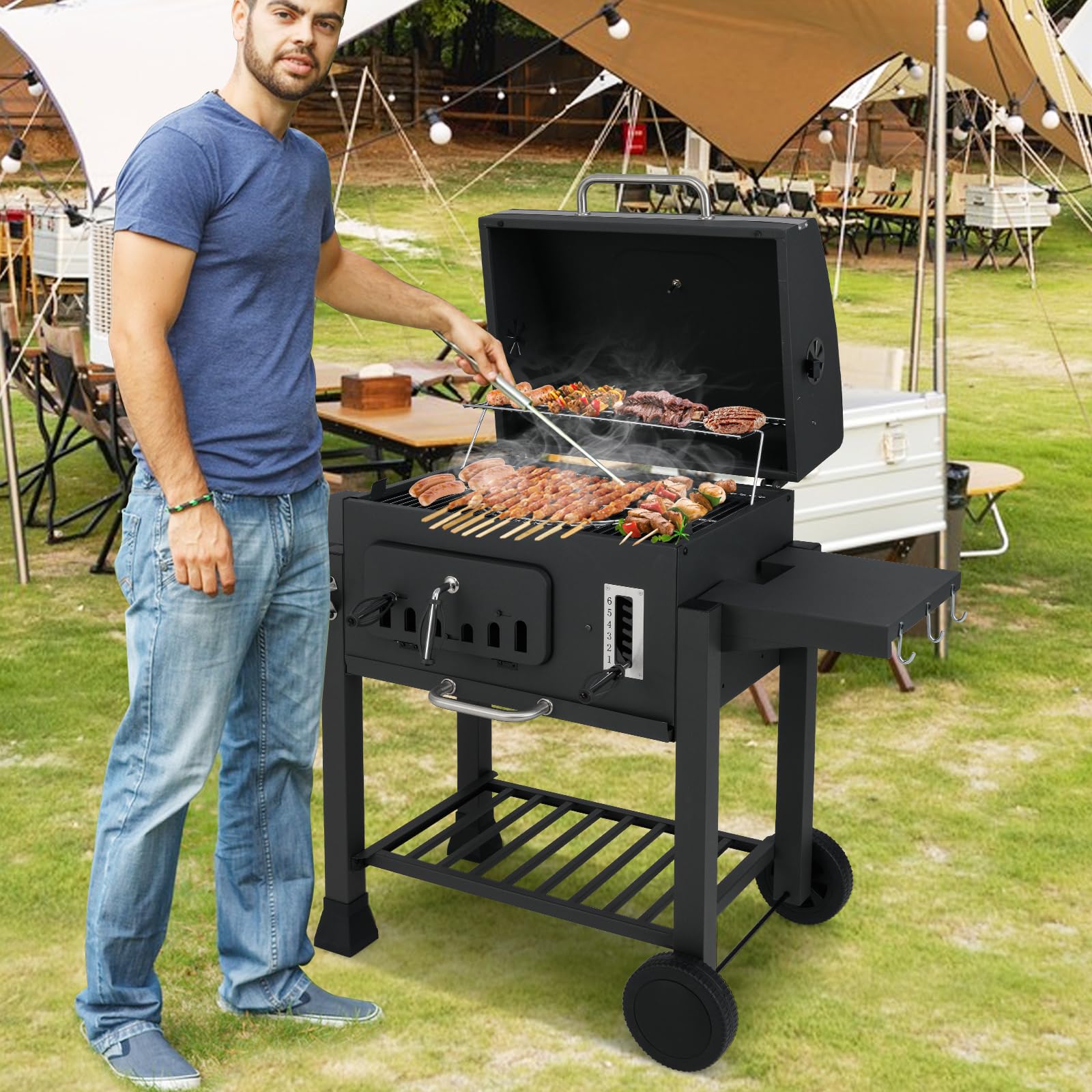 KOMFOTTEU Holzkohlegrill mit 2 klappbaren Seitentischen & Rädern, Grillwagen mit 6-fach-Holzkohlebehälter, Ablagefach, Grillrost, Thermometer, Rauchgrill Standgrill für outdoor