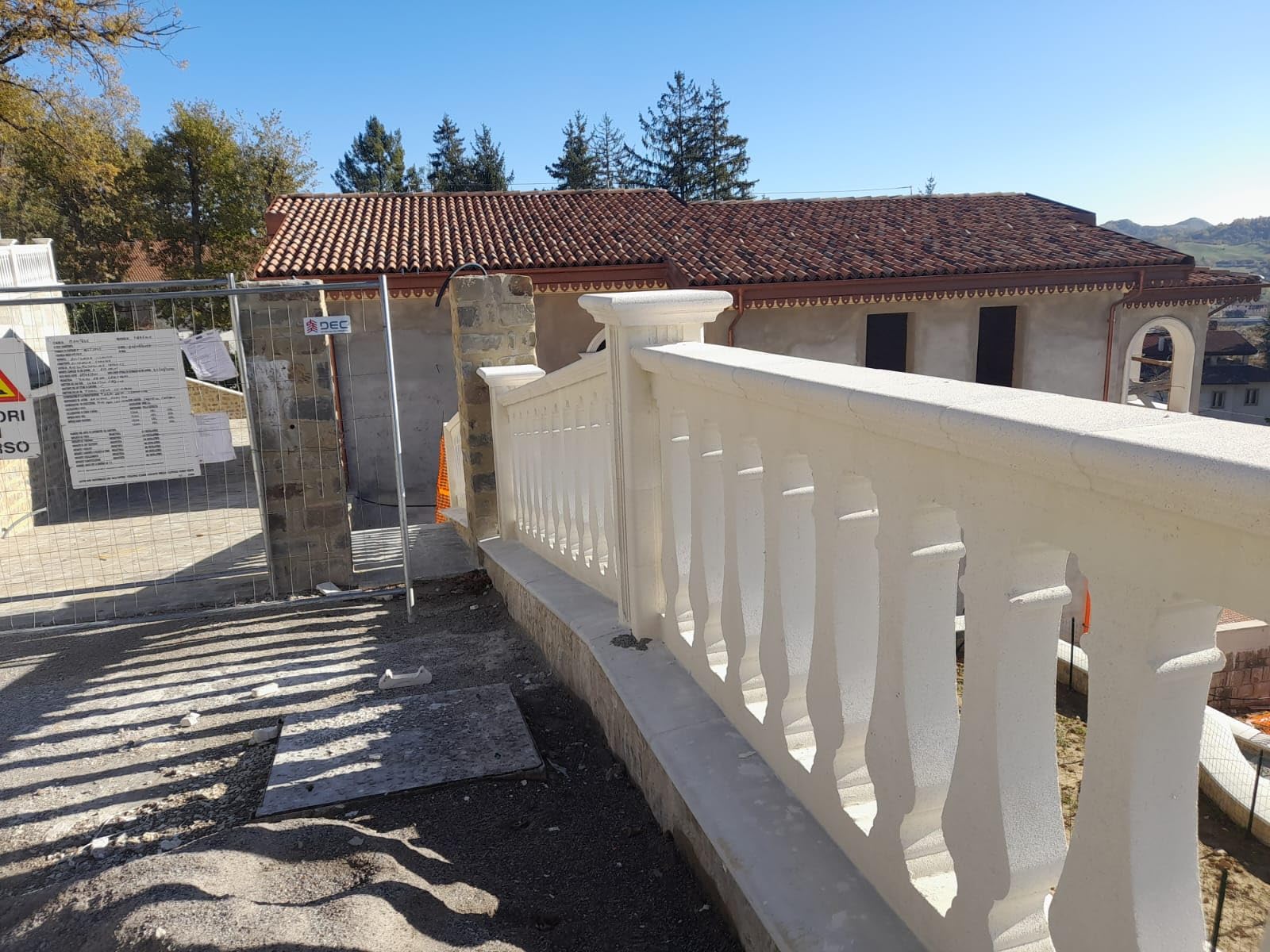 Fanuli Manufatti Ringhiera in Cemento per Esterni Modello Vecchia Leuca – Balaustra Componibile 25x25 per Recinzione Giardino, Balcone e Terrazzo – Ideale per Fai da Te e Ristrutturazioni (Bianco)