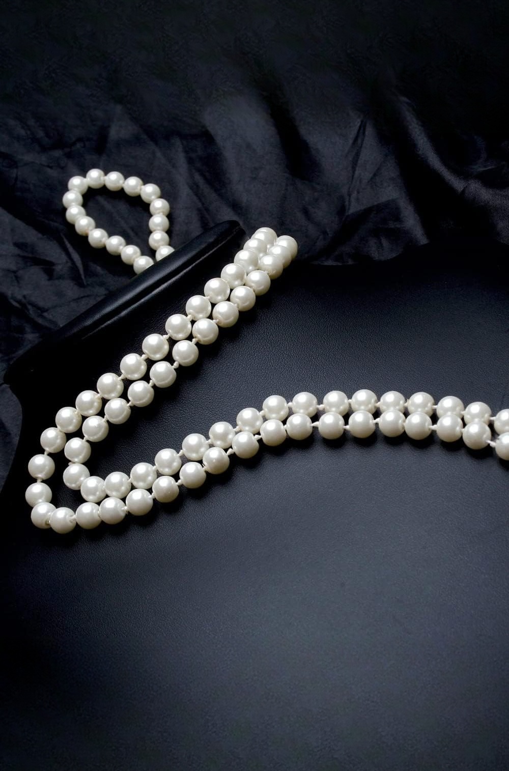 SANNIDHI® Pearl Necklace for Women Girls Elegant Layered Necklace White Pearl Choker Necklace Stylish Necklace Jewellery Valentine Birthday Gift for Women, Girls