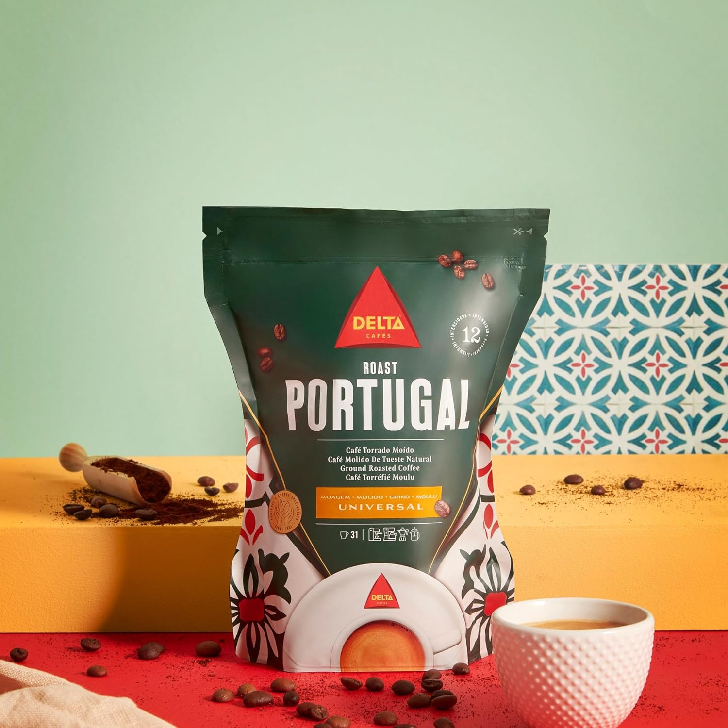 Delta Cafés Portugal 220gr/7.7oz Ground Coffee - Pack of 3 - Smooth and Delicious Medium Roast Coffee, Espresso Machine Compatible, Universal Grinding