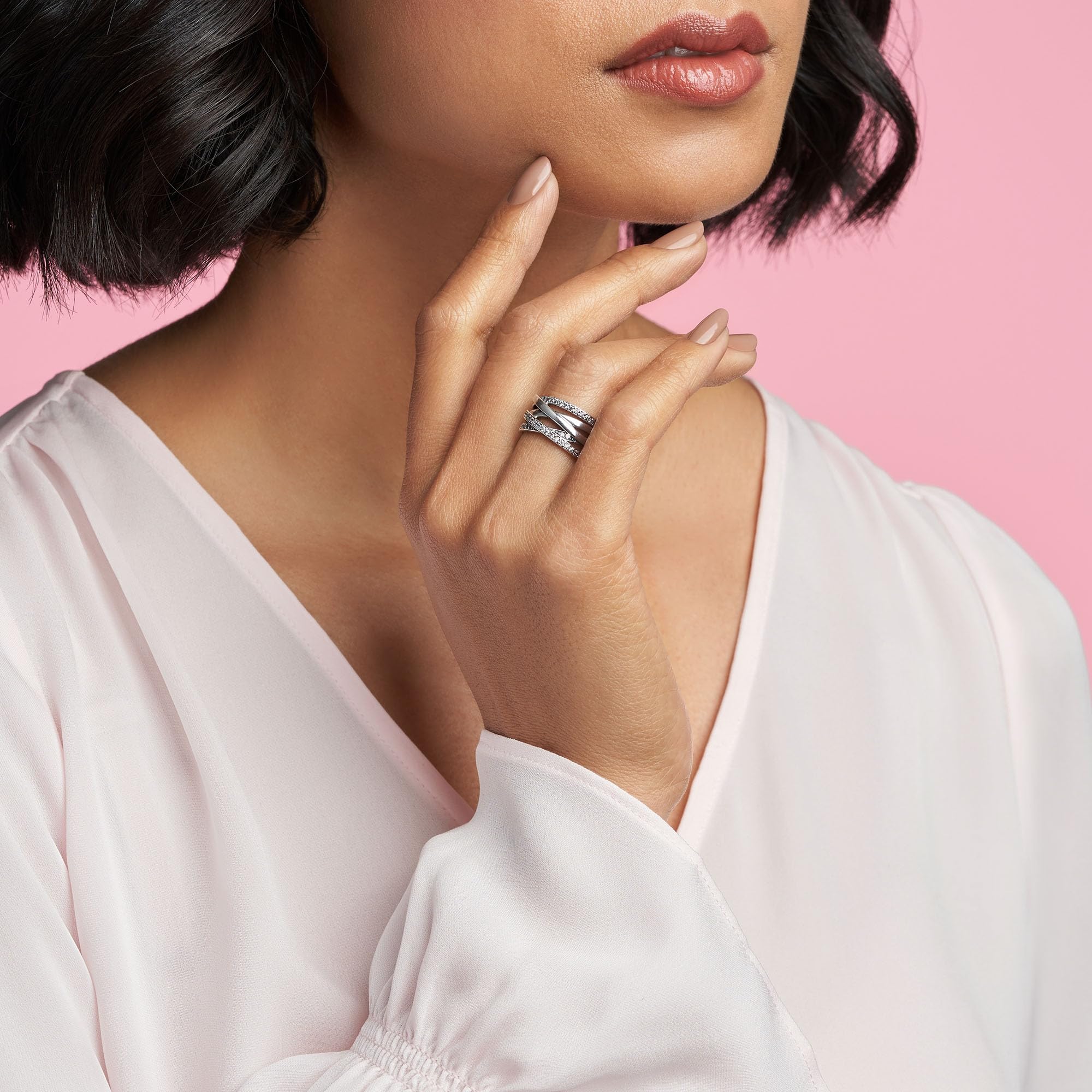 PANDORA Timeless Anillo con líneas centelleantes y pulidas de plata con circonitas cúbicas transparentes