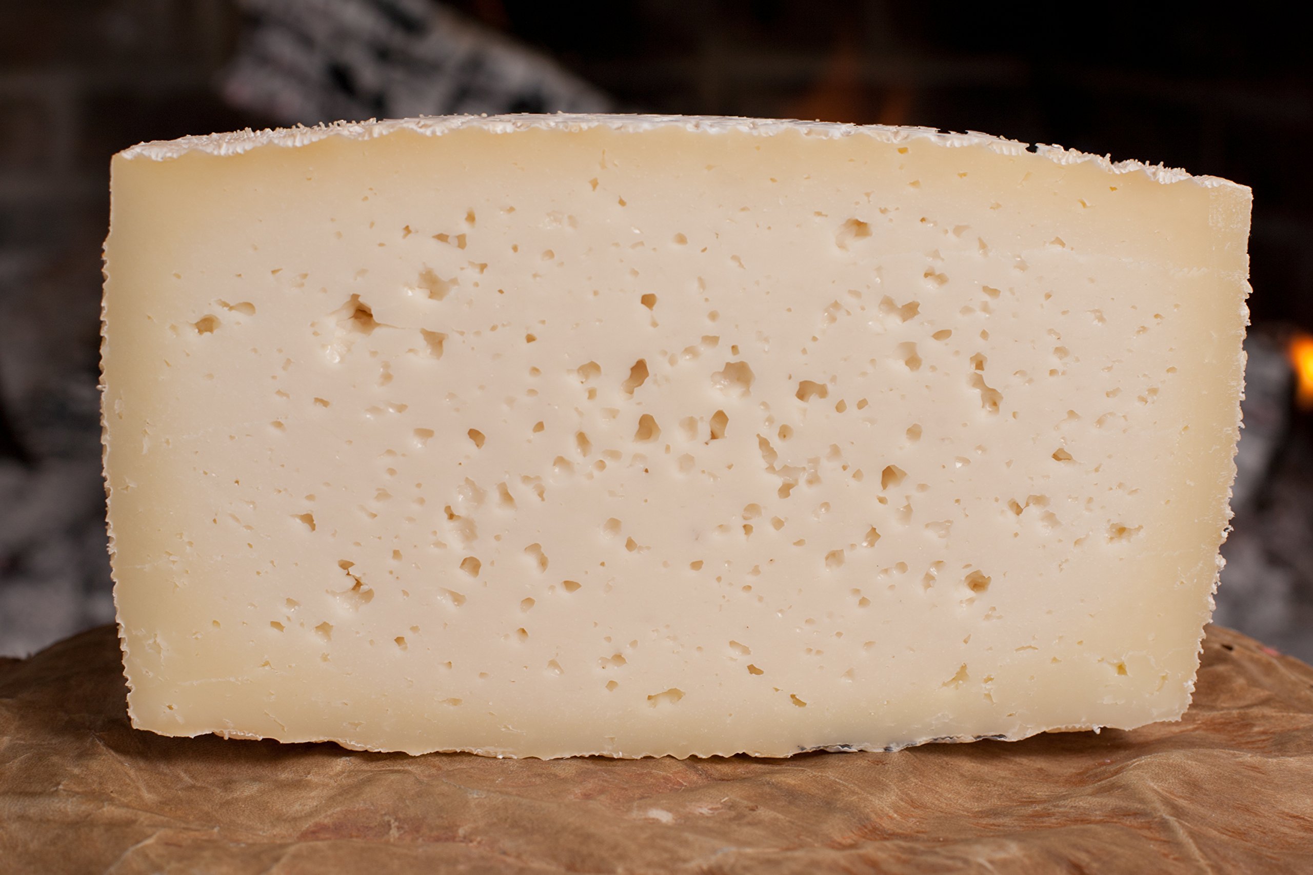QUESOS MANCHEGOS ARTESANOS SEMICURADOS EN VARIOS TAMAÑOS CON DENOMINACIÓN DE ORIGEN (GRANDE 1/2 (1.5KG))