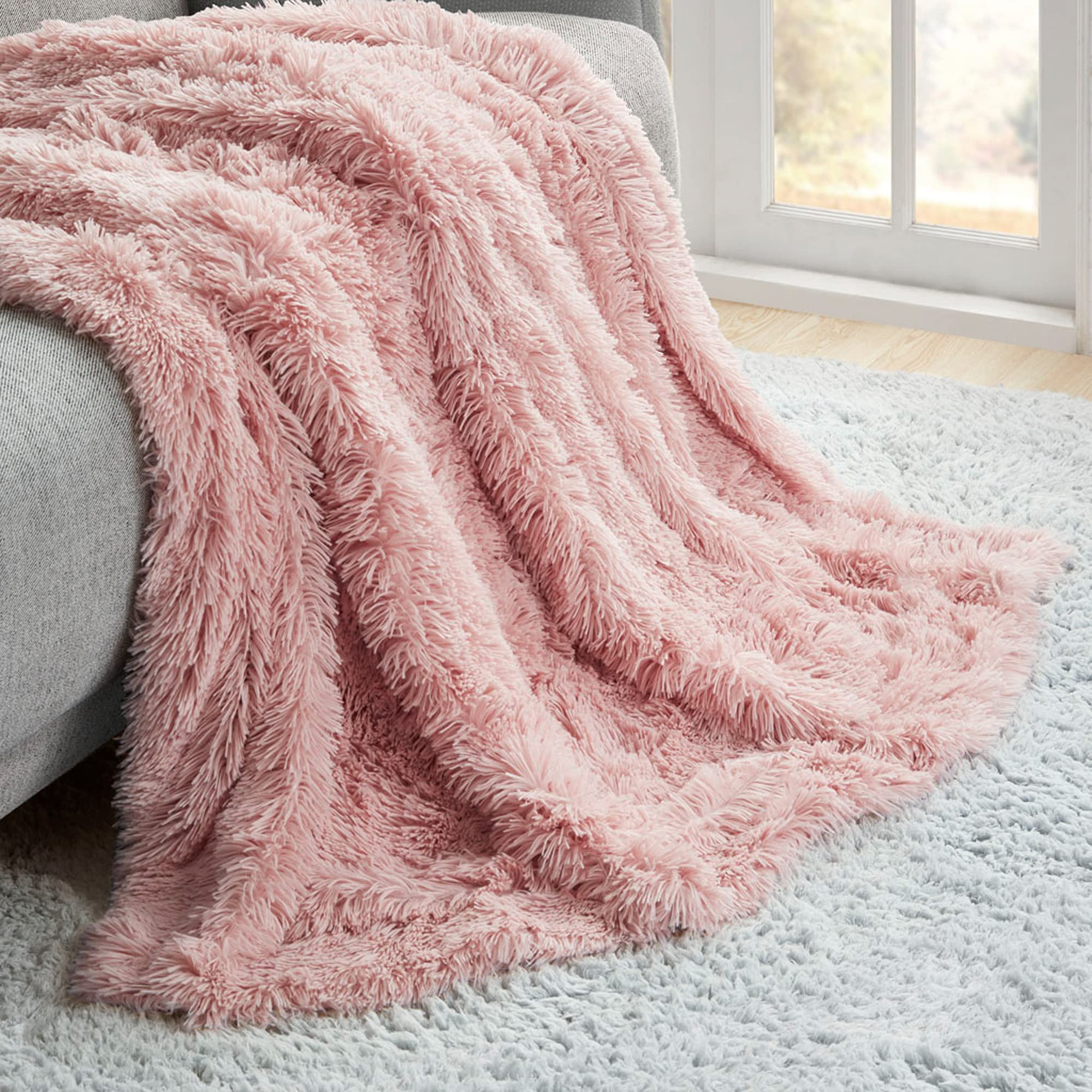 Hyde Lane Blush Pink Throw Blanket for Couch Sofa, Reversible Ultra Soft Faux  Fur Fluffy Fuzzy Throw Blankets - 50x60 Rose Gold : Amazon.ca: Home