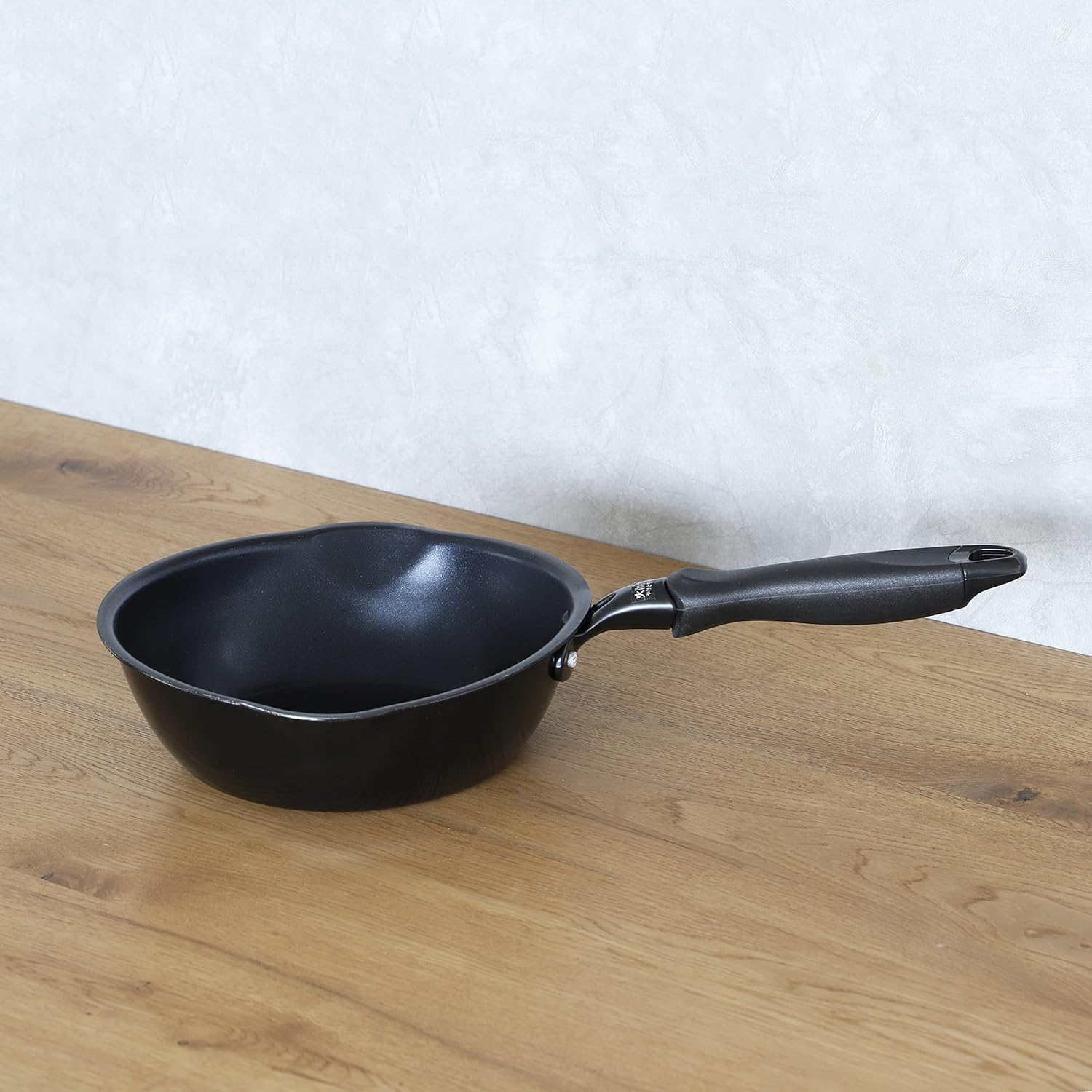 Pearl Metal HB-4724 Frying Pan, Black, 7.9 inches (20 cm), Diamond Coat, Ultra Deep Premium