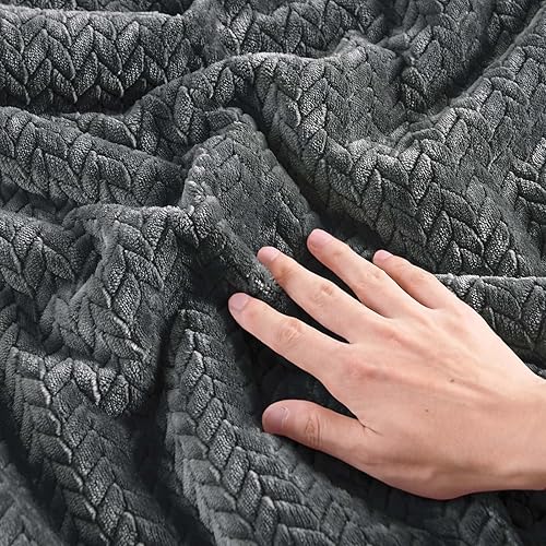 Miniatura 4 de Juego de edredón mullido tamaño Queen  Juego de cama de piel sintética con patrón de hojas peludas de 3 piezas, juego de ropa de cama de invierno