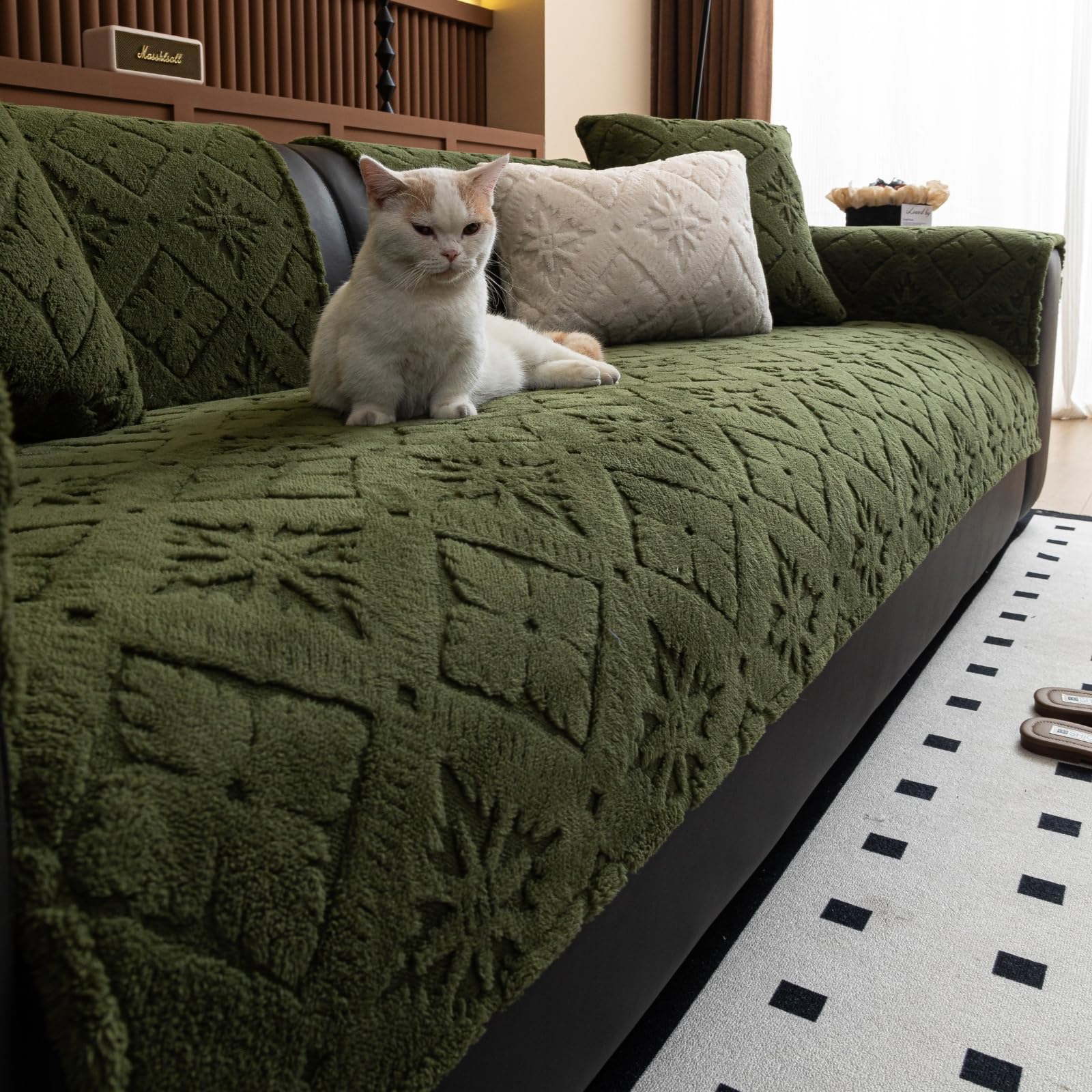 Huierxun Luxury Fuzzy Velvet Plush Sofa Cover Fur Soft Sectional Couch Cover Furry Fluffy Cushion Cover Non-Slip Sofa Slipcovers Warm 3D Jacquard