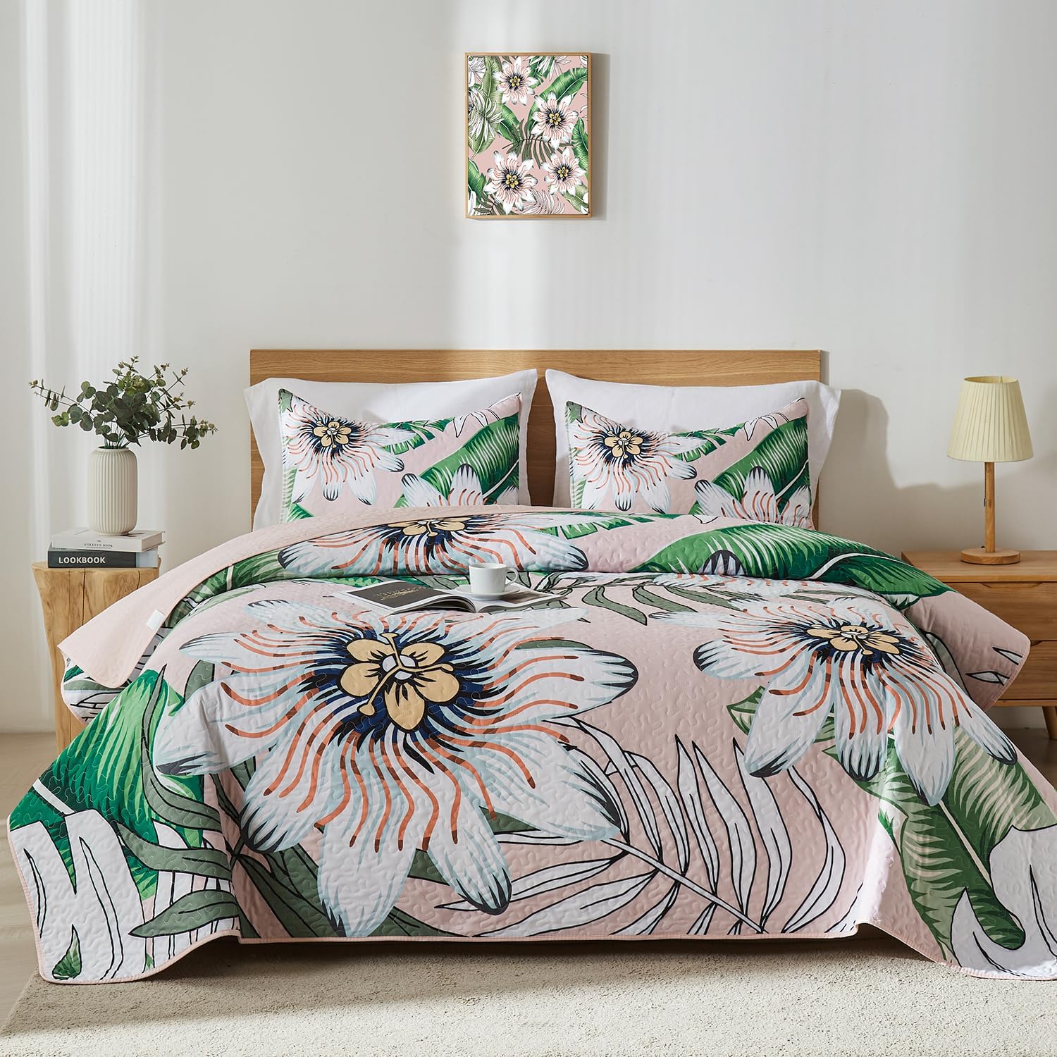 Yogeneg King Quilt Bedding Set,White Green Botanical Pattern Blush King/Cal King Quilt Set,3 Piece Lightweight Soft Summer Bedspread Coverlet with 2 PIillow Shams,All Season(Blush,110"x96")