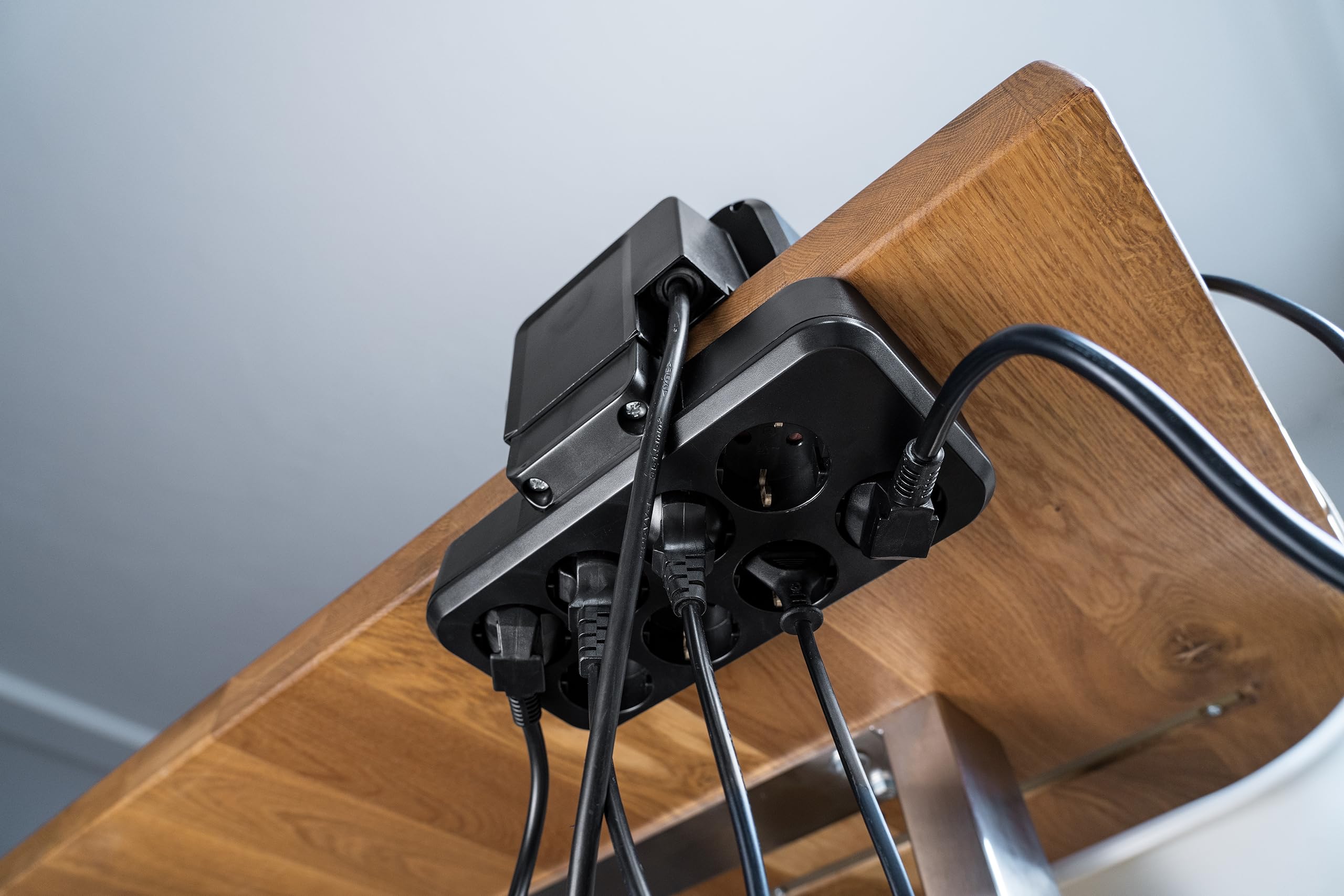 Brennenstuhl estilo Duplex Tischsteckdosenleiste 2m, 1x USB C, 1x USB A, 10x Schutzkontakt-Steckdosen, silber/schwarz