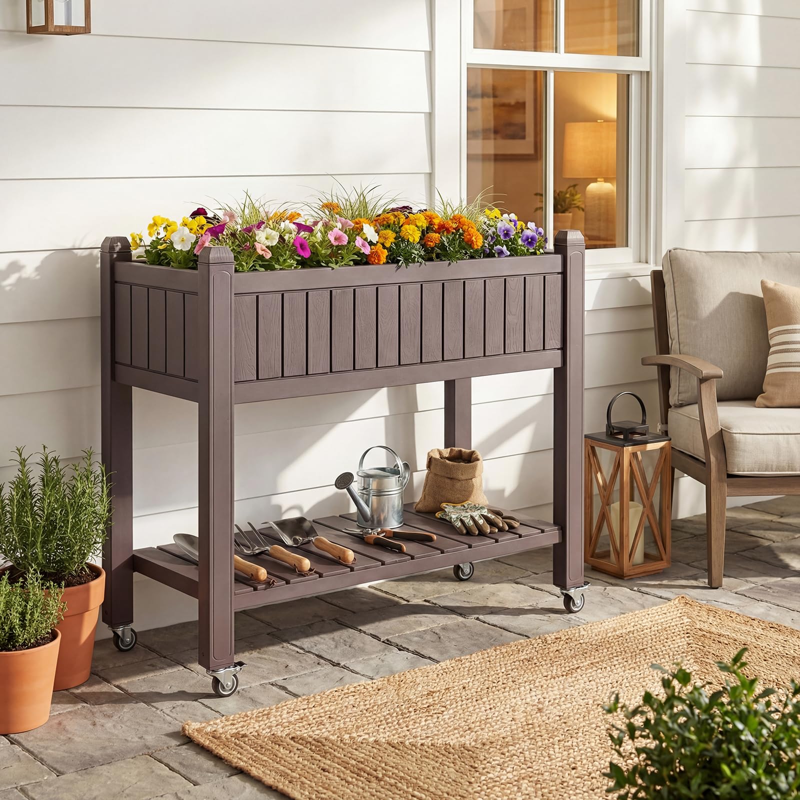 GOPLUS Hochbeet mit Rollen & Ablageregal, erhöhtes Gartenbeet mit Ablauflöchern, wasserfester Pflanzkasten aus Kunststoff & Metall, Kräuterbeet für Garten, Balkon & Terrasse, 108 x 44 x 88,5 cm