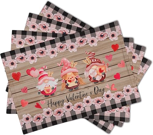 Miniatura 8 de Juego de 4 manteles individuales para el día de San Valentín 18 x 12 pulgadas diseño de gnomo de corazón rosa y rojo con estampado de madera a