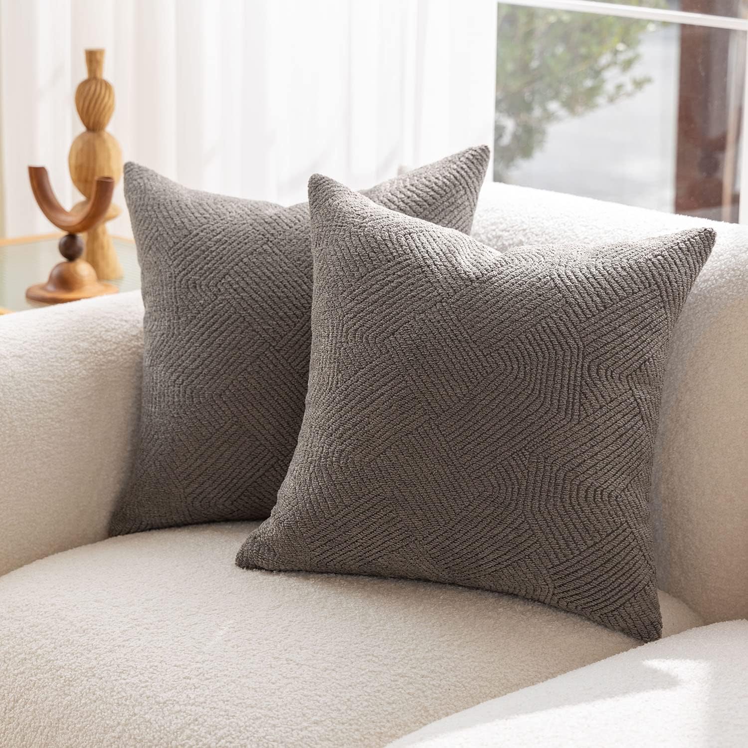 DOMVITUS Patterned Decorative Boucle 18x18 Pillow Covers