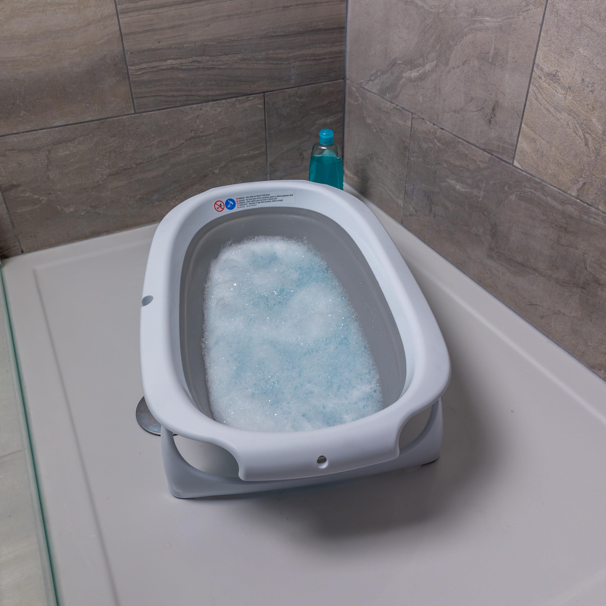 Vital Baby Hygiene Faltbare Babywanne mit wärmeempfindlichem Stöpsel – Kompaktes Klappdesign, stabile Feststellbeine, eingebauter Stöpsel warnt vor heißem Wasser, einfaches Ablassen, ideal für