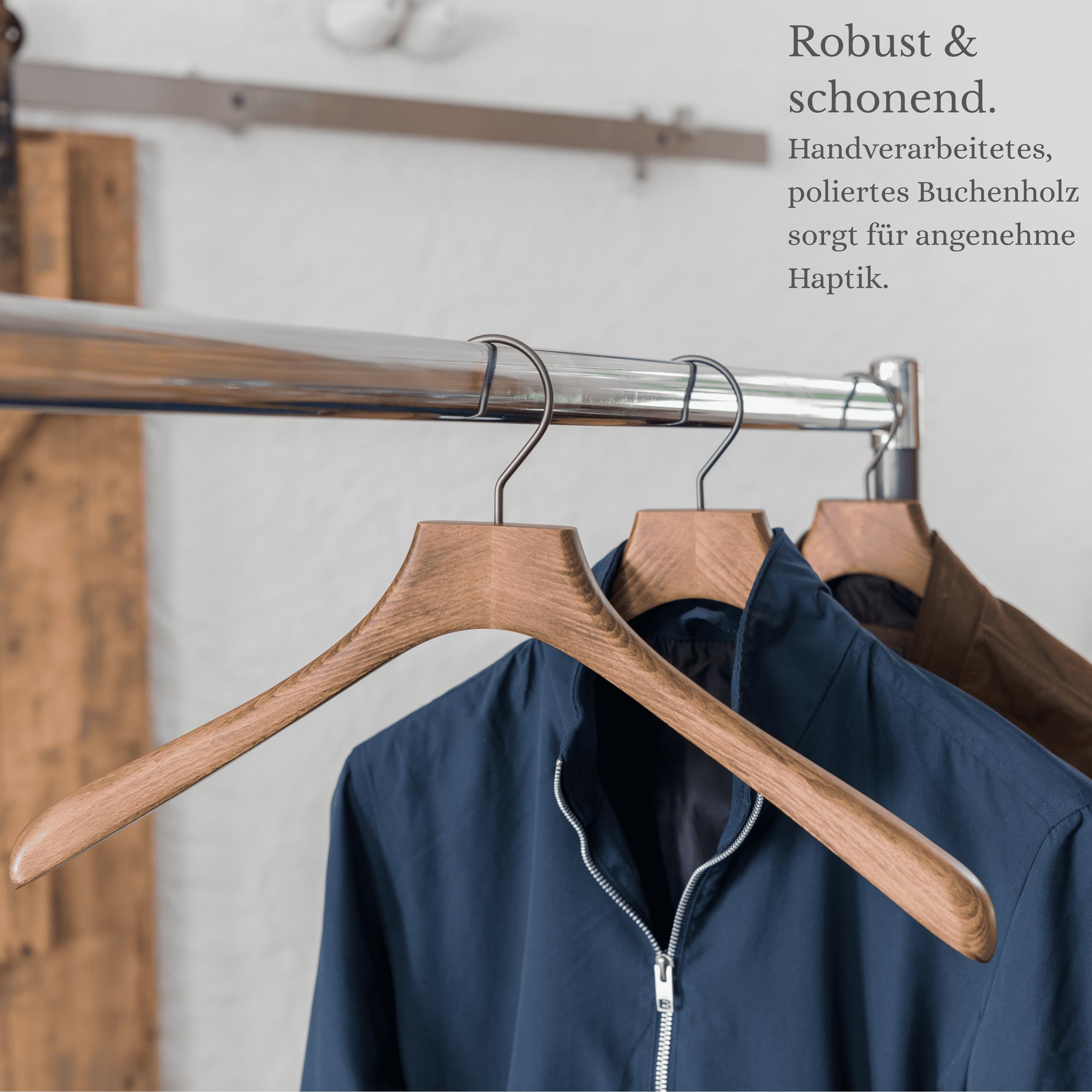 Hang & Haute 4er-Set Premium Holzkleiderbügel, Breit aus hochwertiger Buche, 44cm Standardgröße, Vintage-Design, Anti-Rutsch, Drehbarer Haken 360°, Ideal für Jacken, Mäntel, Anzüge, Hemden, Shirts