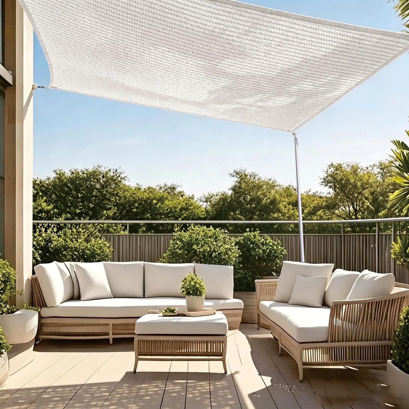Voile d'ombrage blanc 95% UV pour doper le confort de votre terrasse