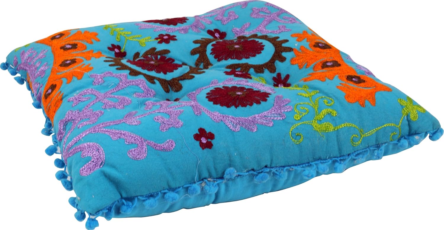 Angular embroidered seating cushion with cotton filling