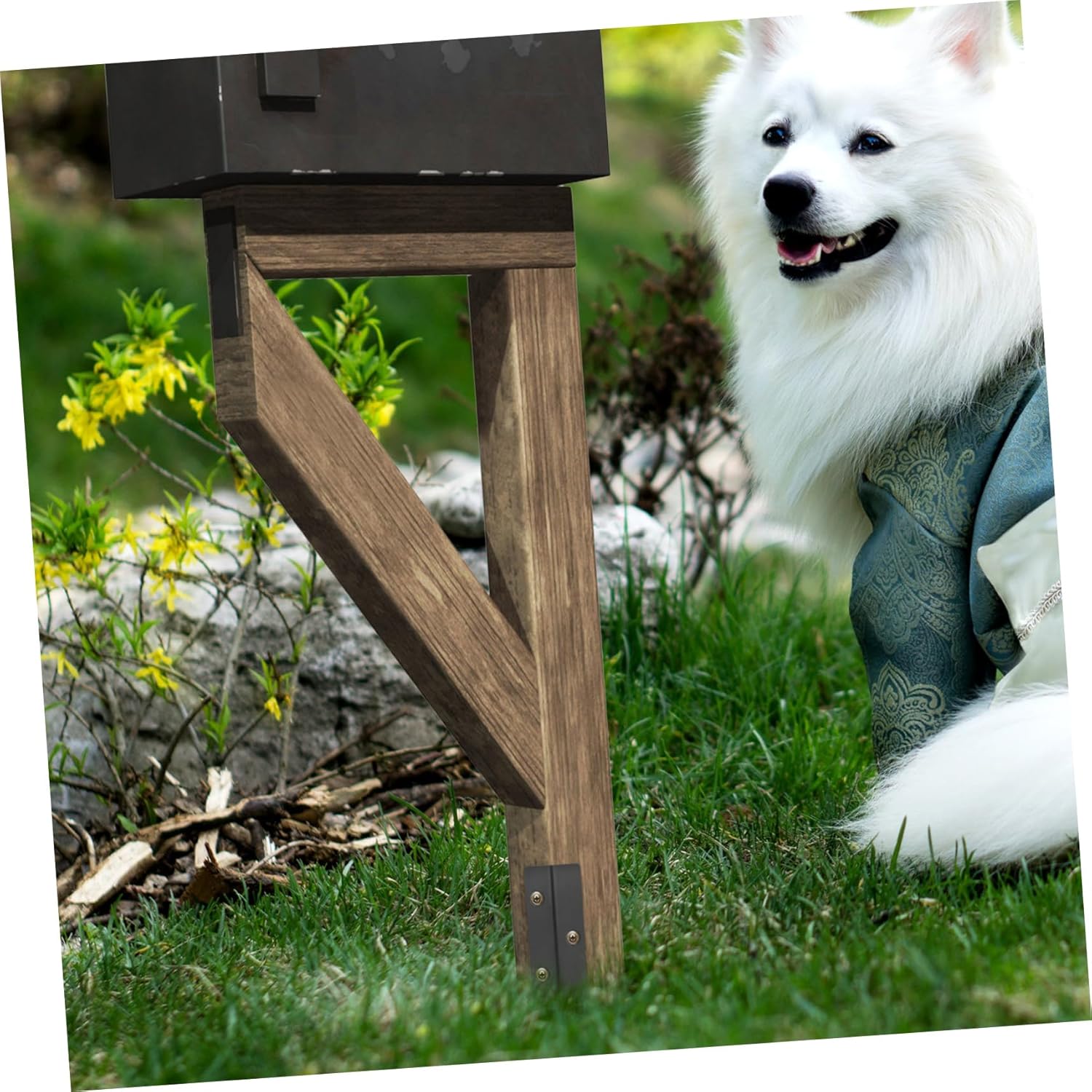 1Set Mailbox Post Base Protector Durable Deck Post Base Railing Support Lightweight and Easy to Install for Mailbox Fence Porch and Farm Use