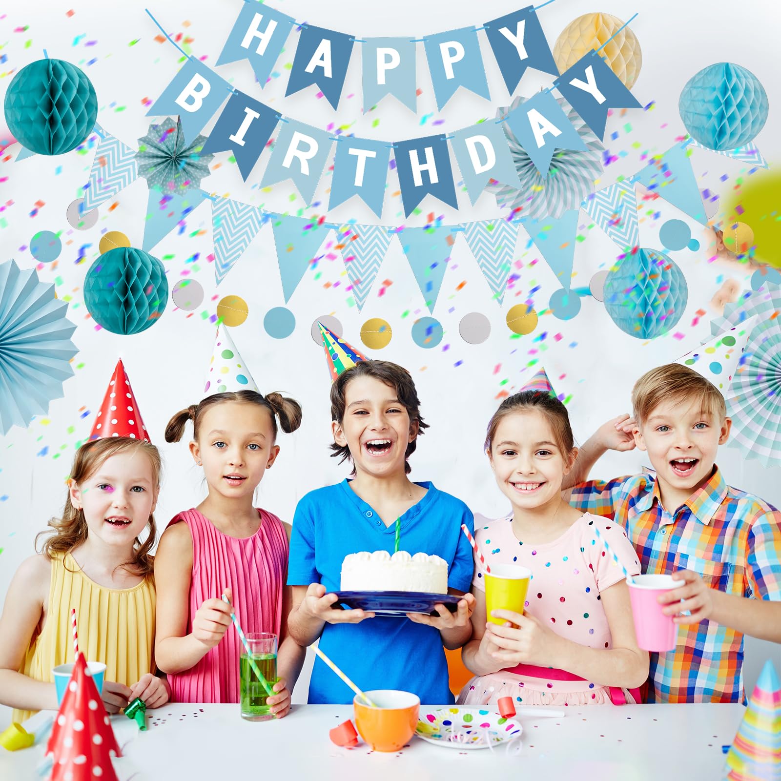 Striscione di buon compleanno con bandierine di carta