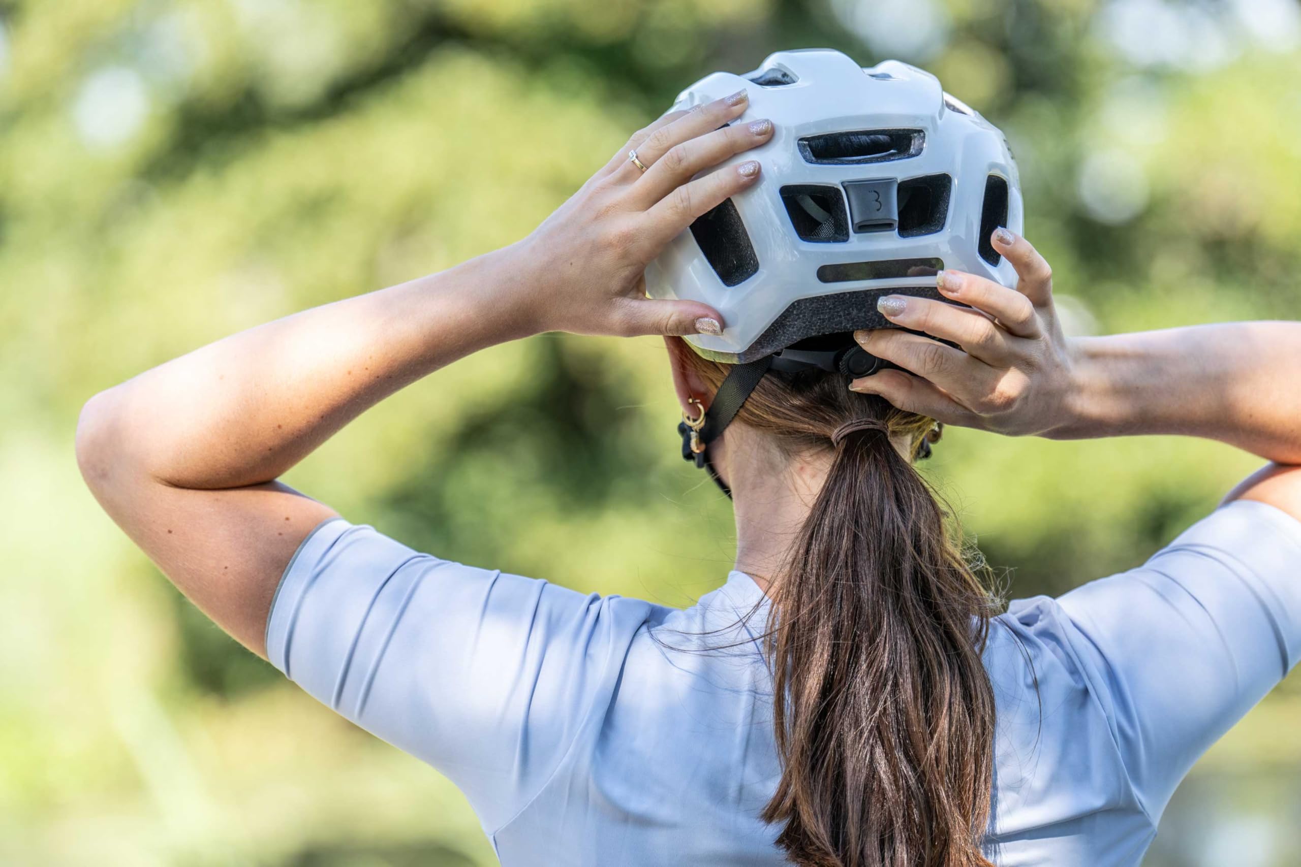 BBB Cycling Casco da ciclismo per uomo e donna con visiera rimovibile, Condor 2.0 + borsa da viaggio BHE-173T nero opaco M (52-58 cm)