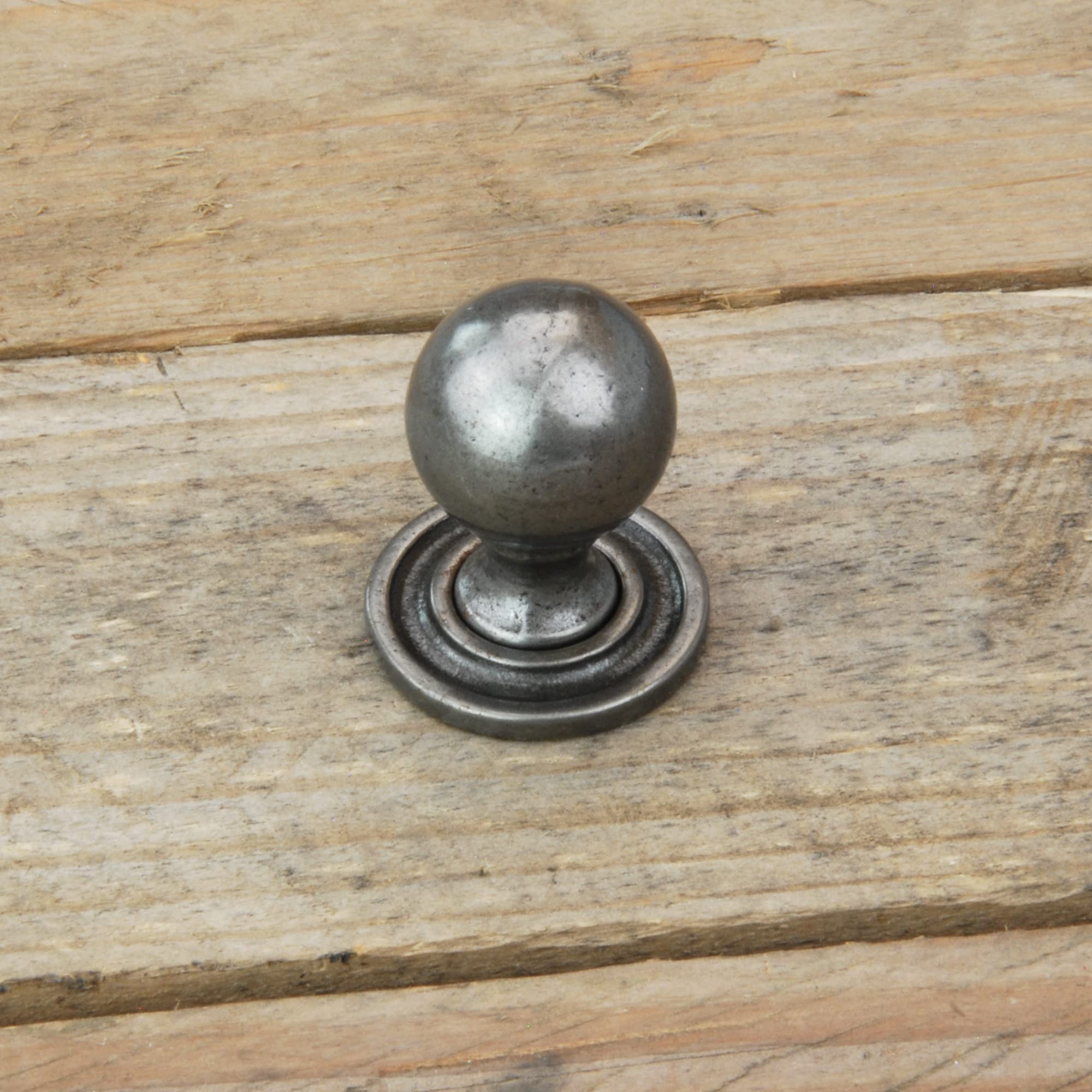 Underground Parts Aged Antique Tarnished Pewter Pewter Finish Cast Iron Cabinet Kitchen Drawer Door Bow Handles Pulls & Knobs (Round Ball Knob 25Mm)