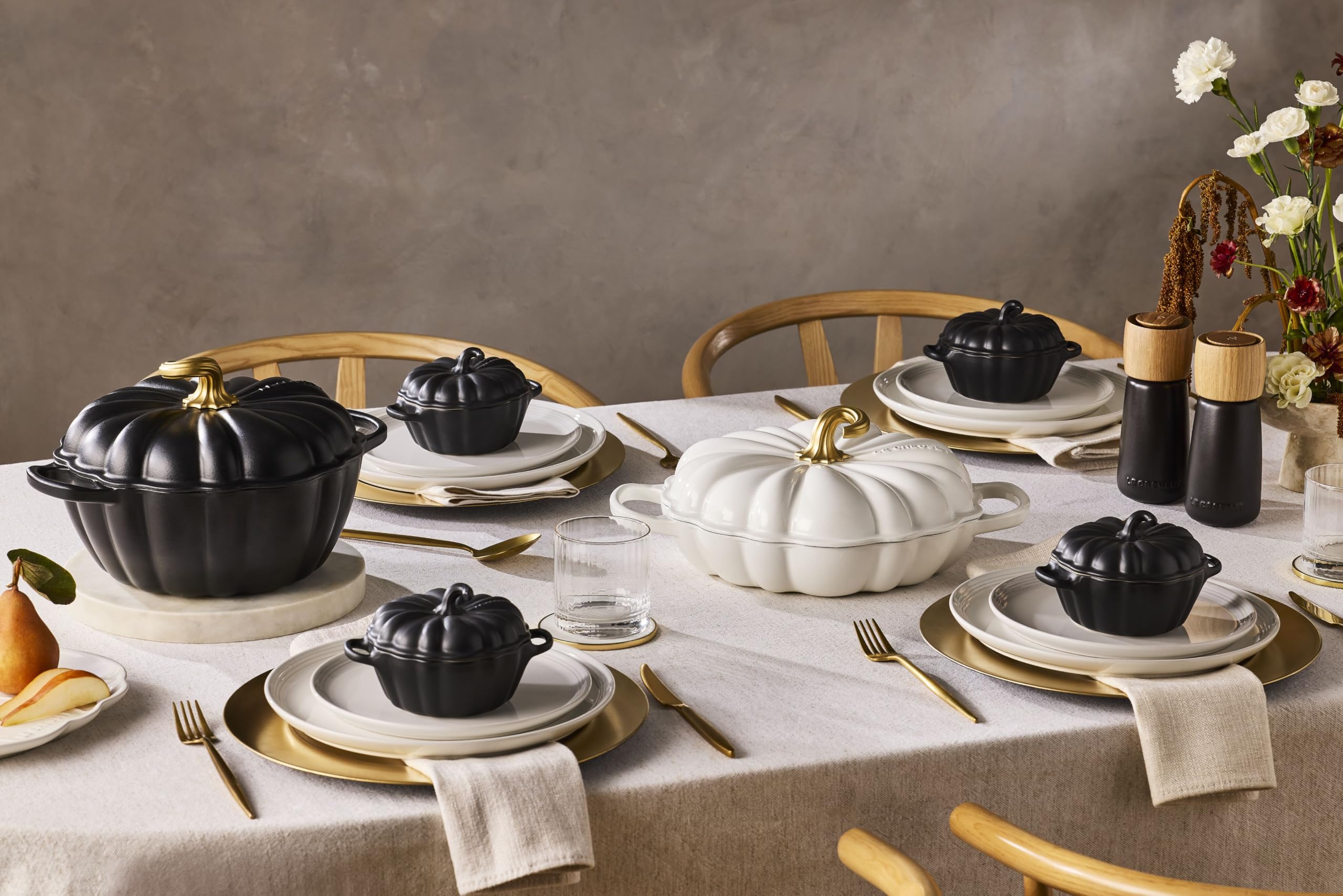 Amazon.com: Le Creuset Enameled Cast Iron Signature Pumpkin