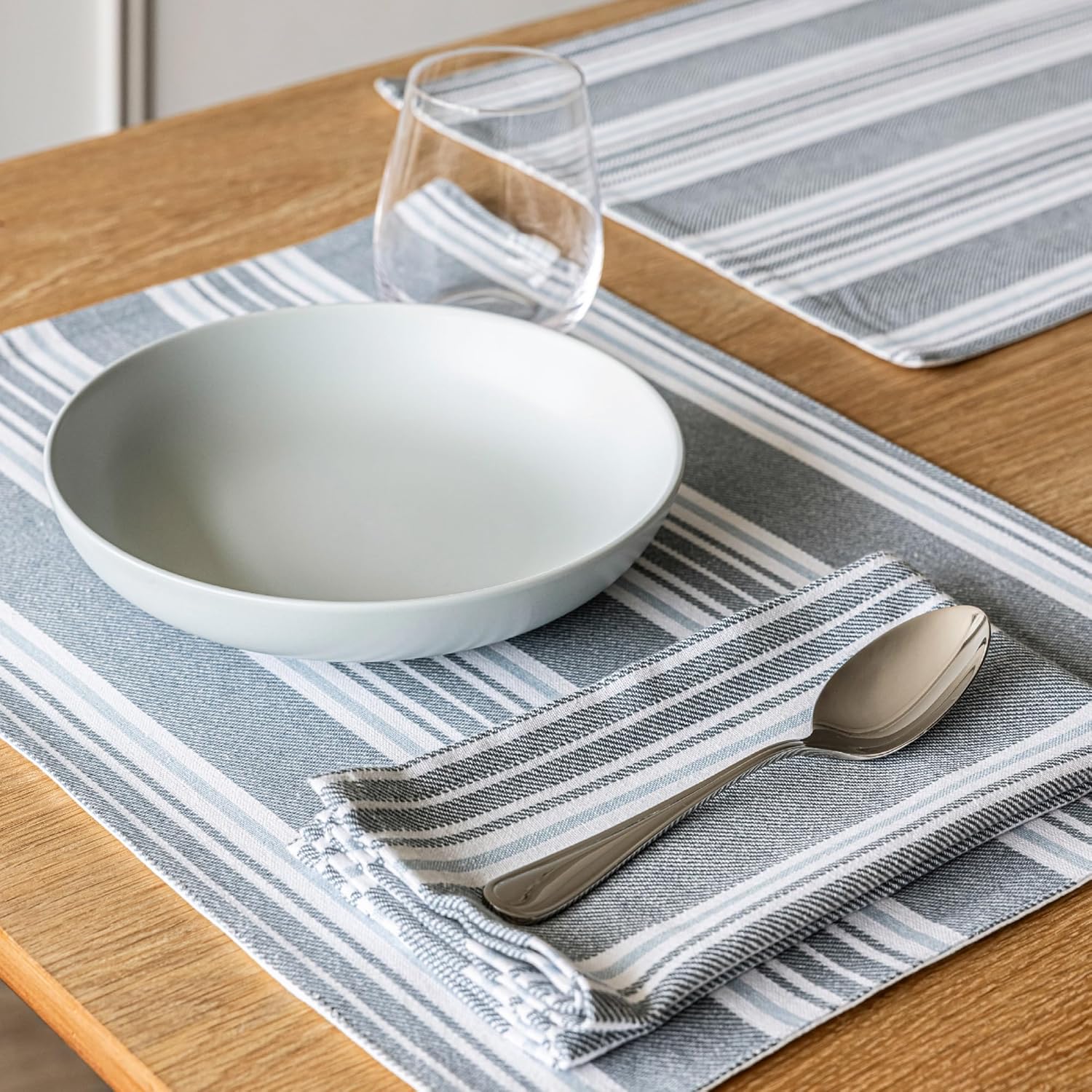 Over&Back Set of 4 Woven Placemats - Colorful Dining Table Mat - 100% Cotton - Machine Washable - Kitchen and Home Decor - Blue - 14" L X 20" W
