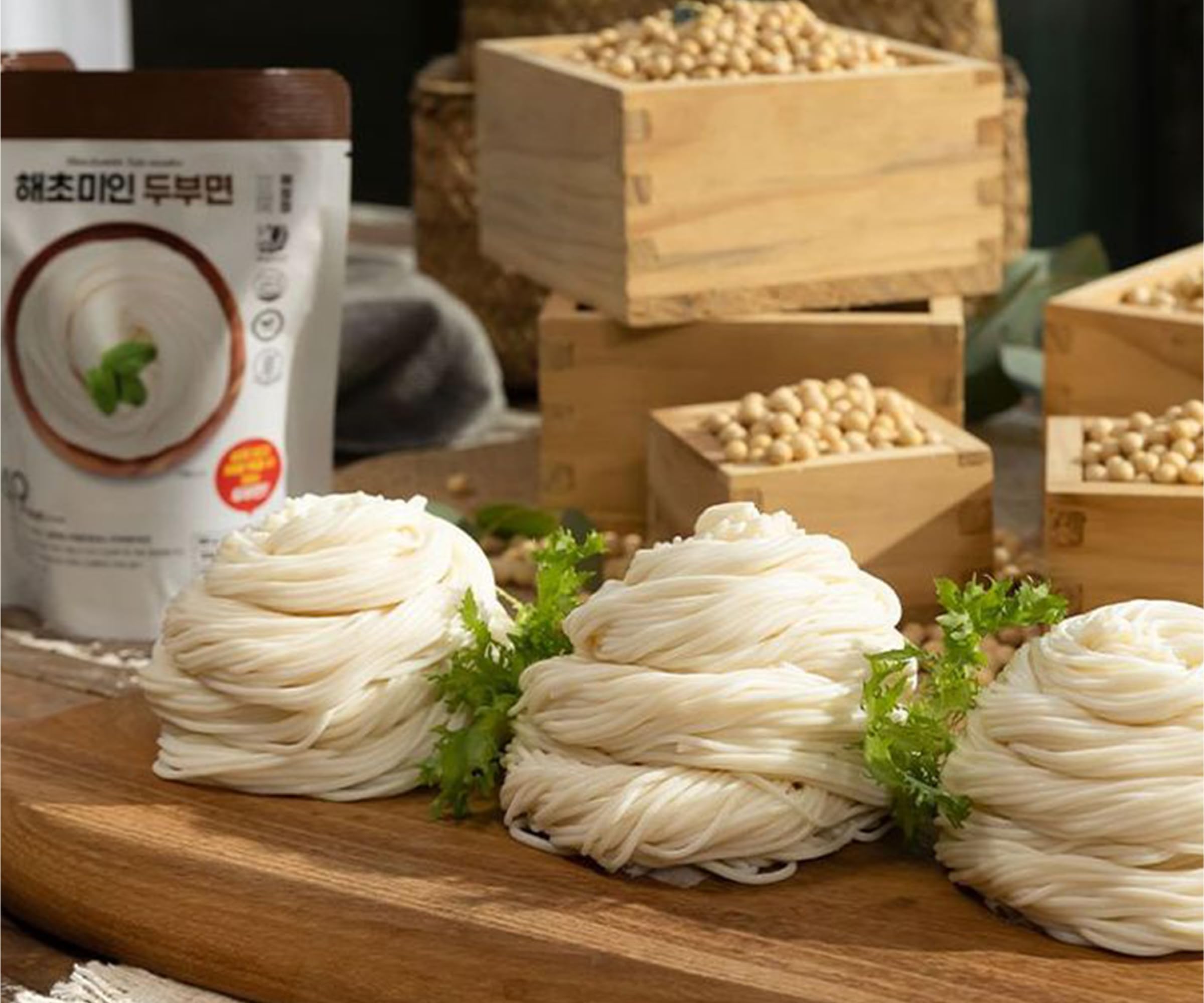 Haechomiin Tofunudeln | 180g x 10Pack | Nur 49 Kcal pro Portion | Vegane, Glutenfreie, Kalorienarme und Proteinreiche Nudeln für eine gesunde Ernährung | Schnell zubereitet & Vielseitig einsetzbar