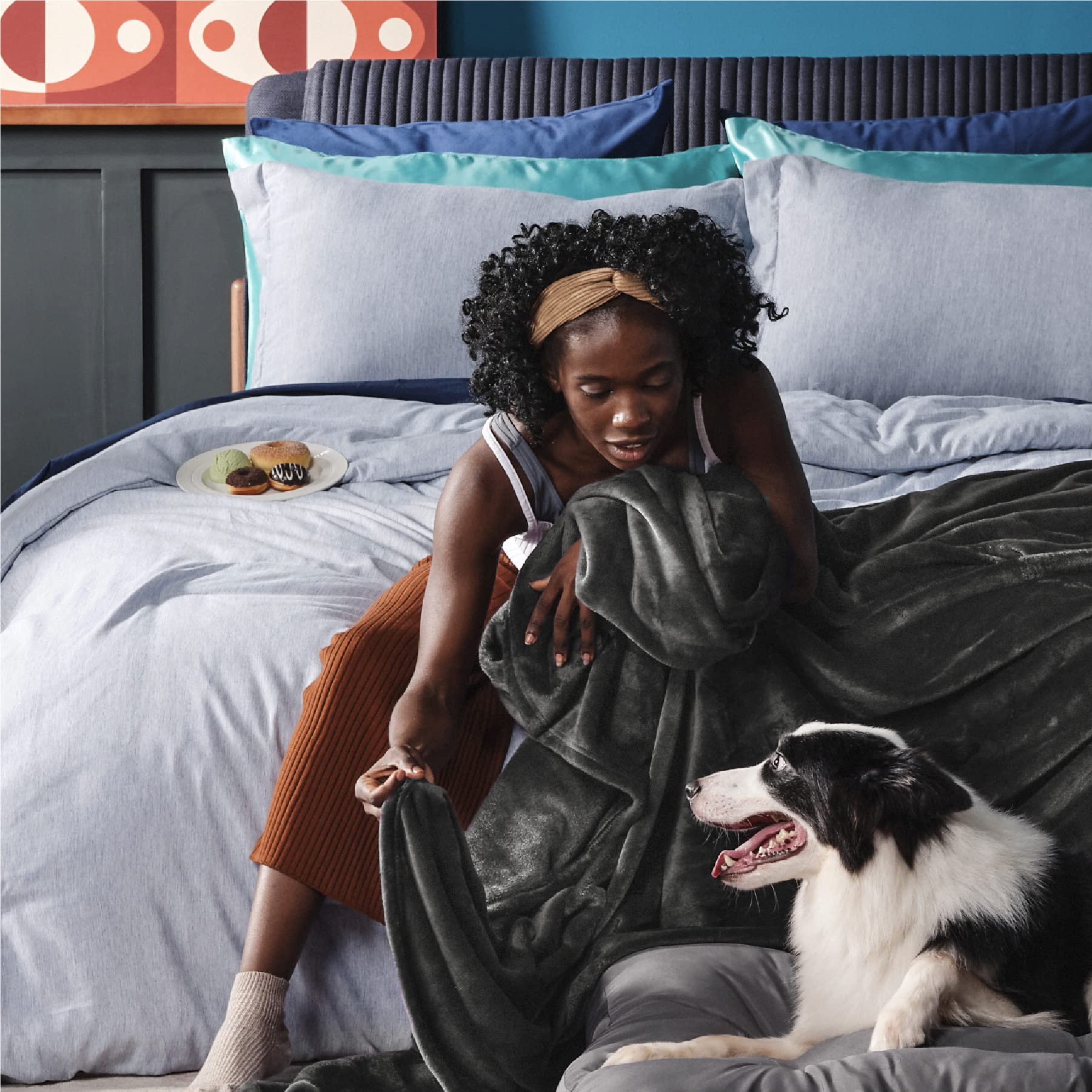 BEDSURE Fleece Blanket Queen Blanket Dark Grey - Bed Blanket Soft Lightweight Plush Fuzzy Cozy Luxury Microfiber, 90x90 inches