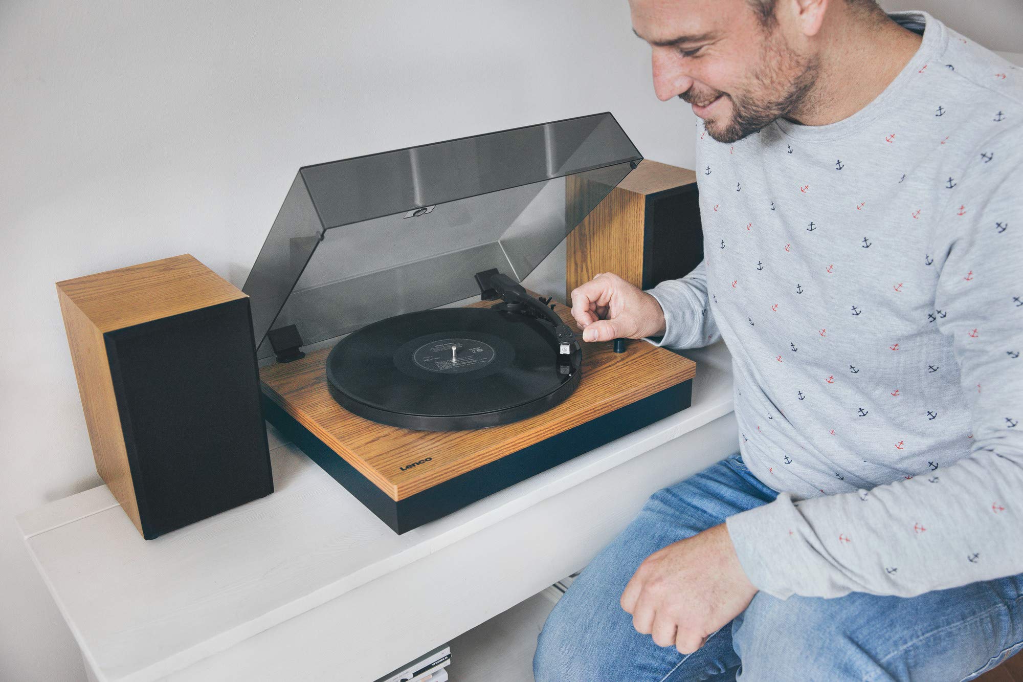 Lenco LS-300WD - Plattenspieler - Schallplattenspieler | LS-300 - Vinyl Player - Bluetooth - 2 x 10 W RMS - Riemenantrieb - Auto-Stopp - MDF-Gehäuse - Braun