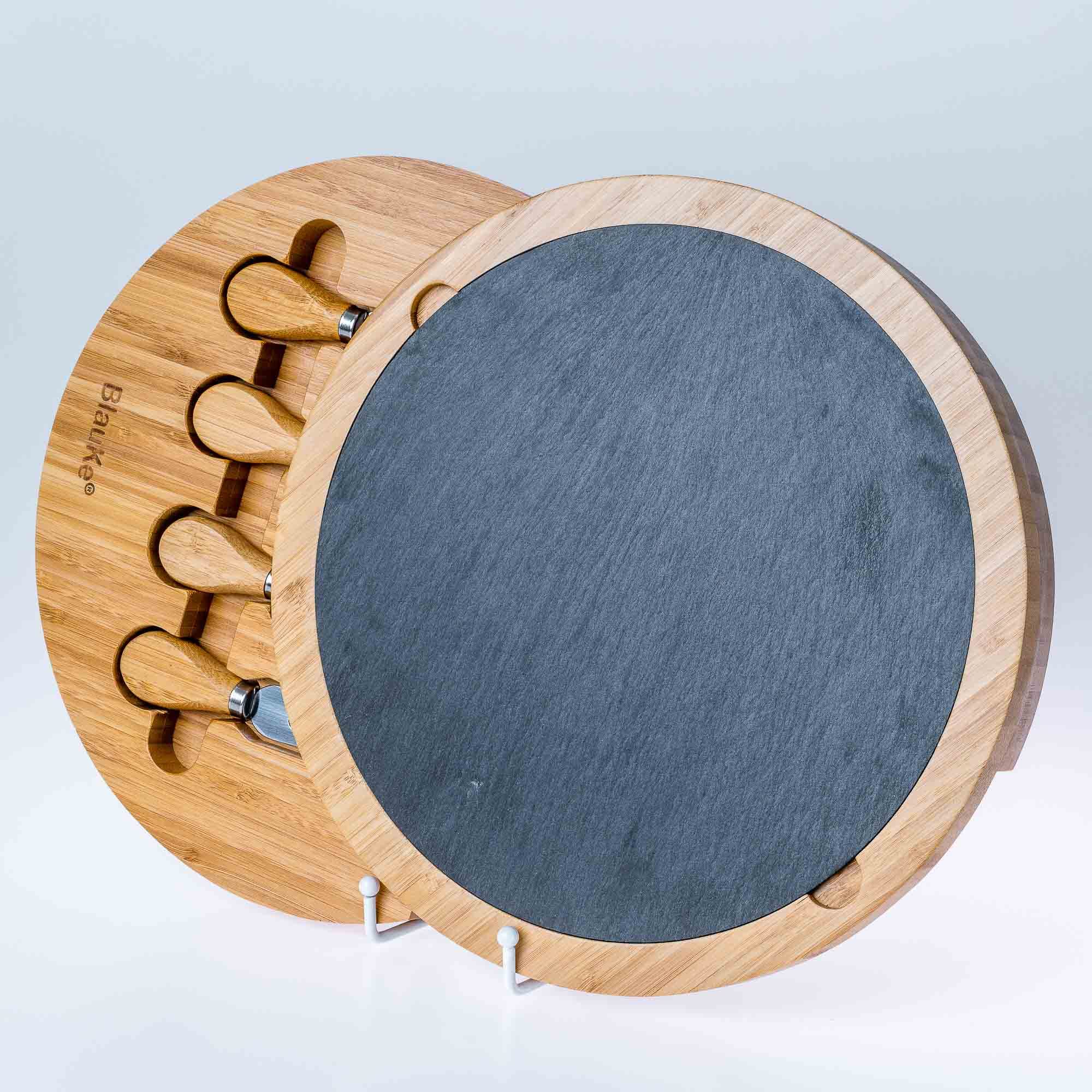 Plateau à Fromages en Bois avec Couteaux à Fromage et Ardoise Amovible – Plateau à Fromage en Bambou Tournant Rotatif Pivotant pour 2-3 Personnes – Excellente Idée Cadeau – BlauKe