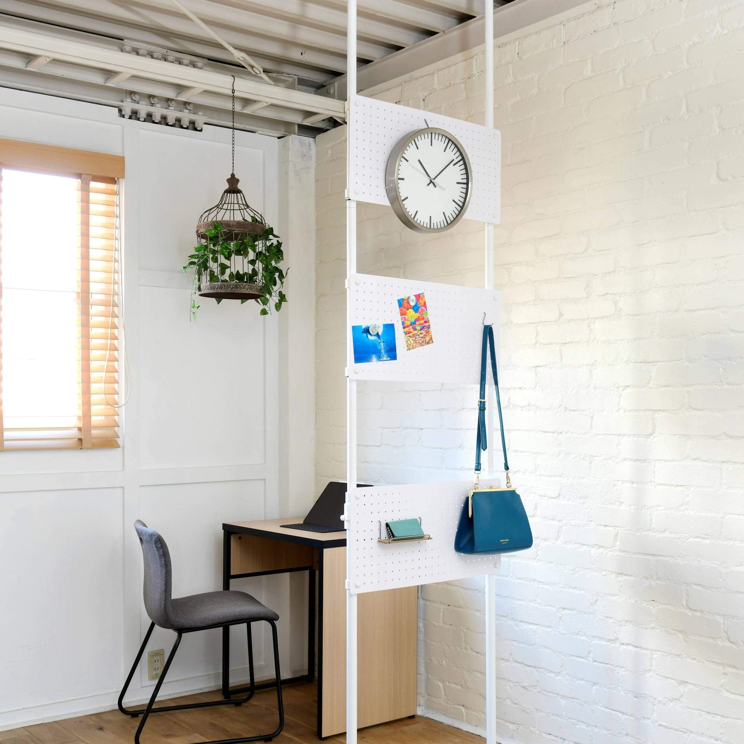 Amazon｜突っ張り パーテーション 有孔ボード マグネット対応 2WAY